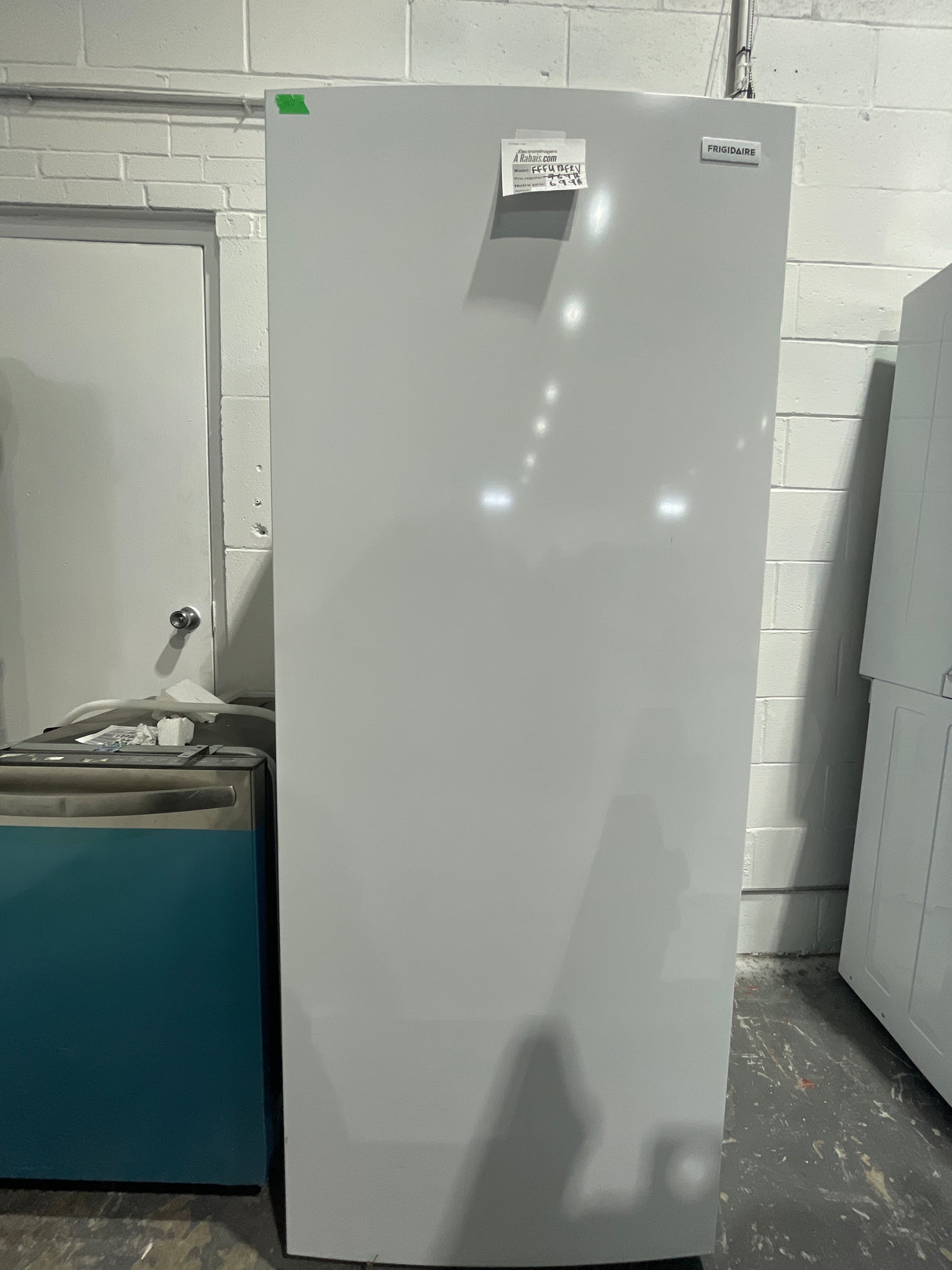 FFFU18F2VW – Frigidaire - Upright Freezer – Frost-Free – White