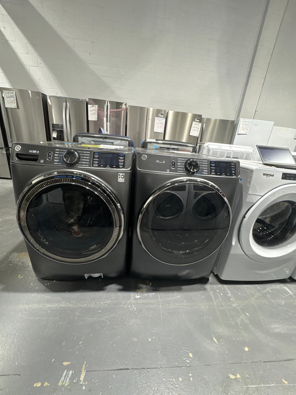 GFW655SPVDS, GFD65ESMVDS - Ensembles laveuse-sécheuse - Chargement frontal - GE - Boîte ouverte