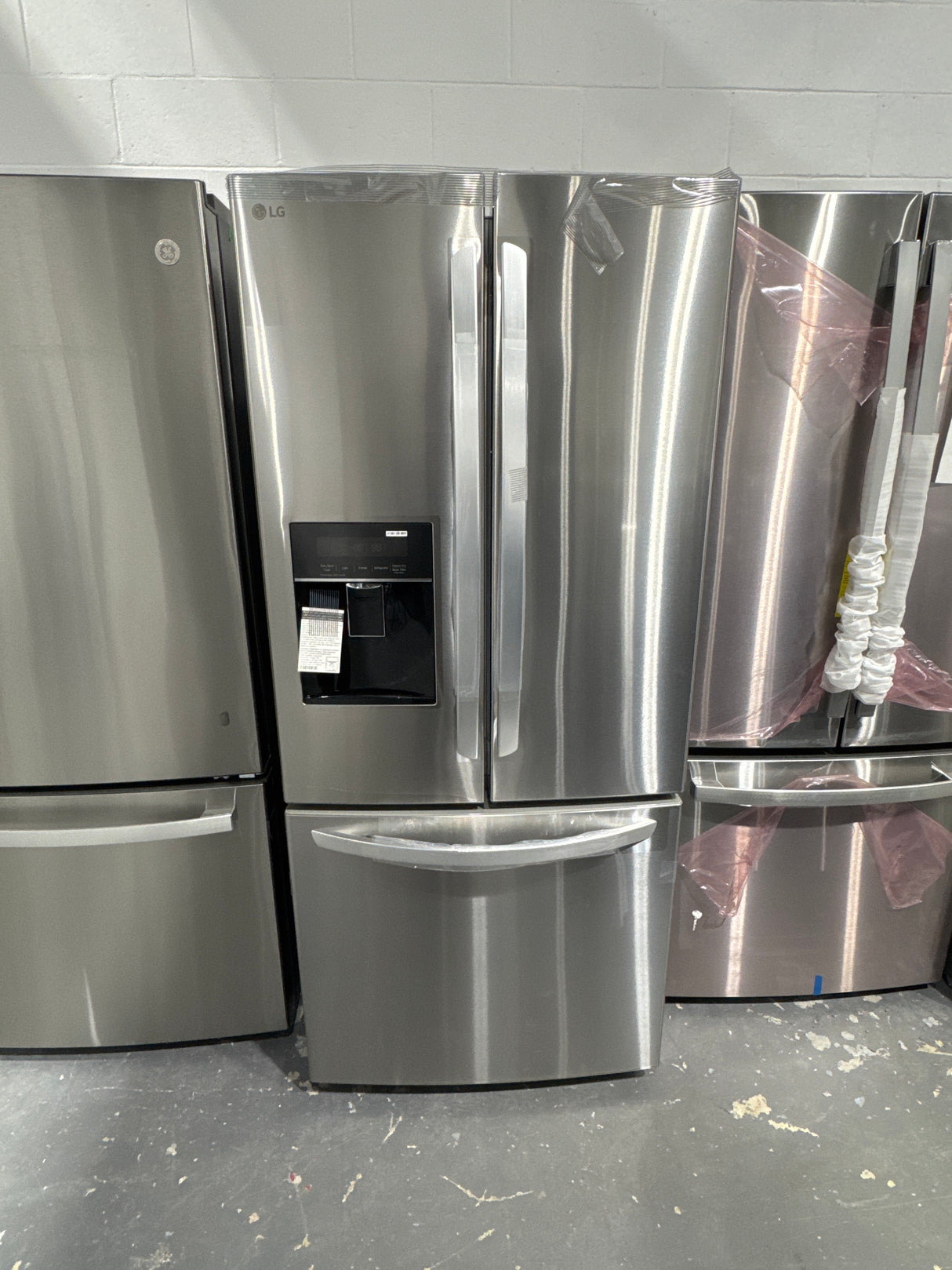 LCFS22EXS - REFRIGERATORS - LG - French 3-Door - Stainless Steel - New