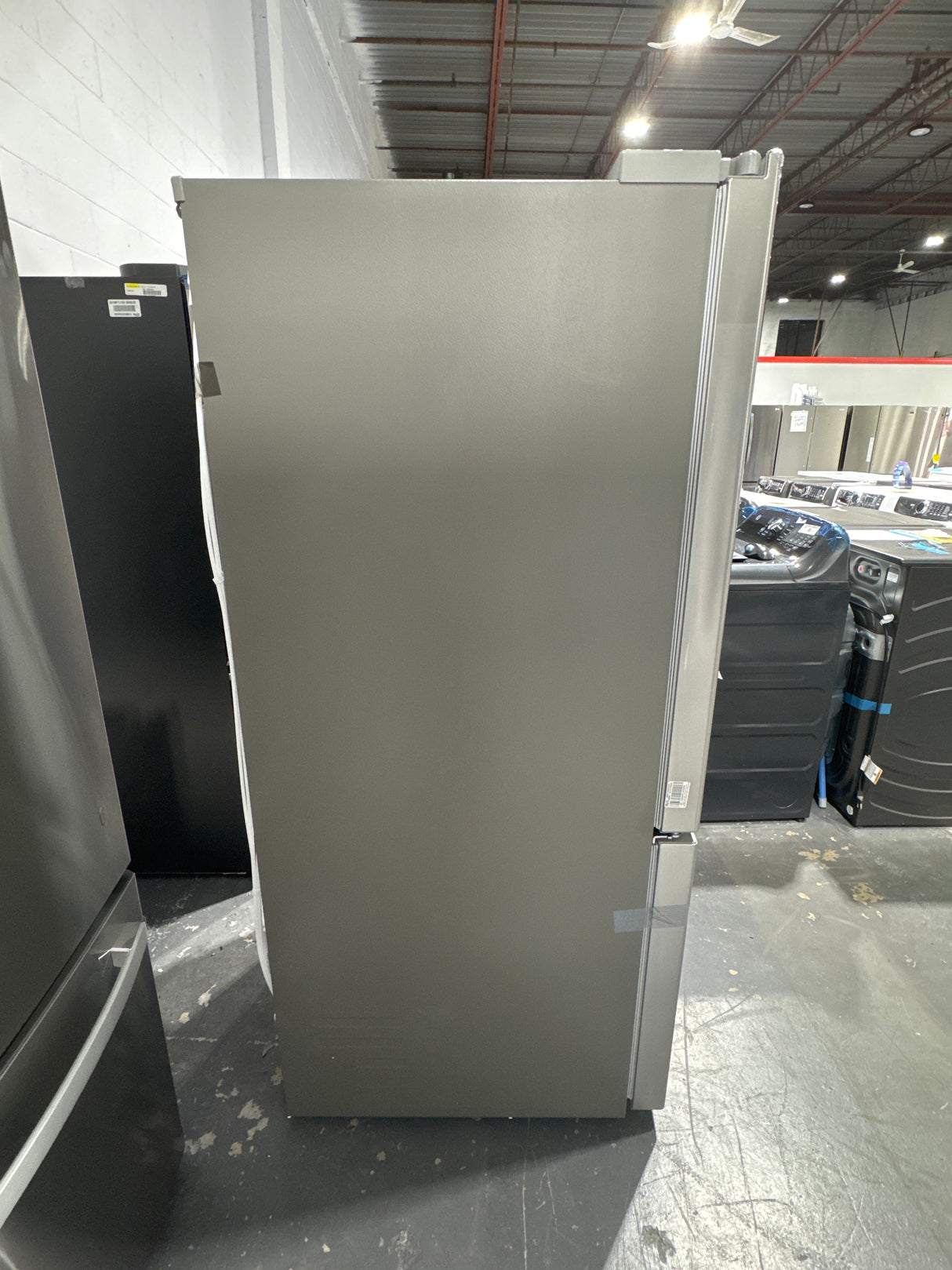 LCFS22EXS - REFRIGERATORS - LG - French 3-Door - Stainless Steel - New