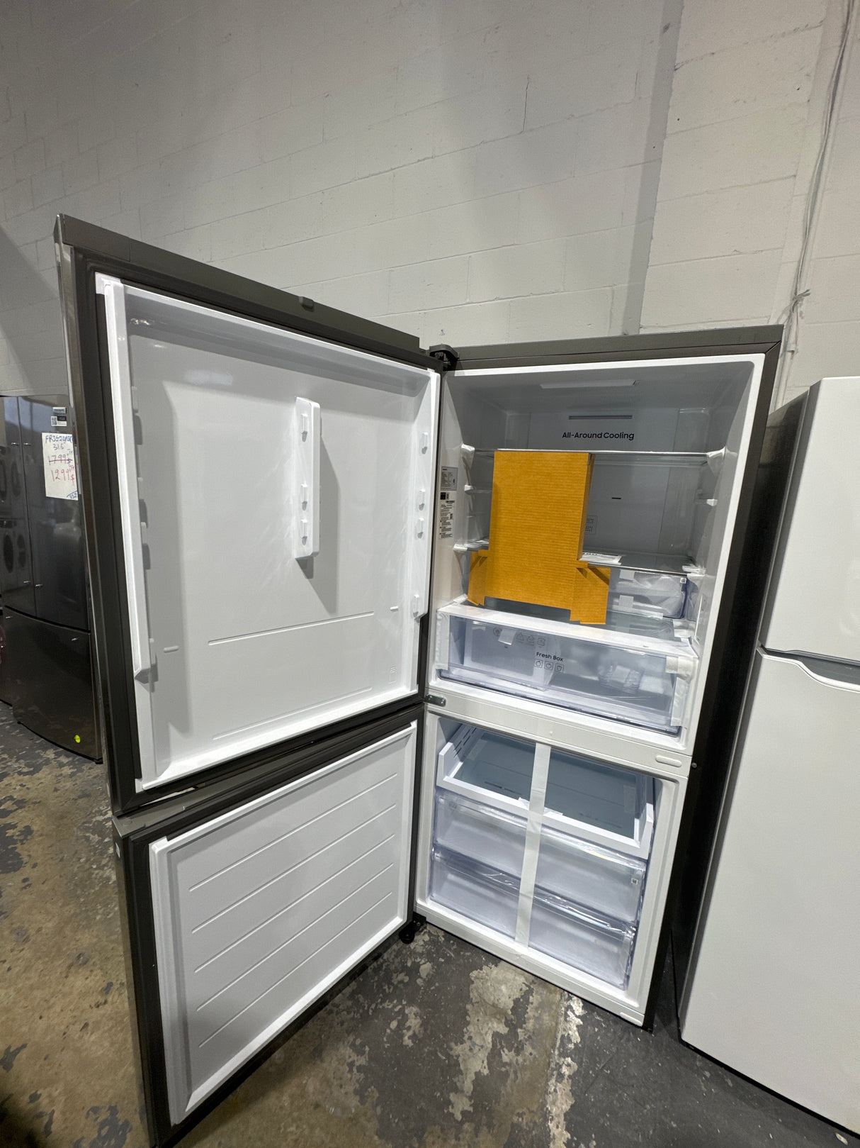 RB16DG6000SLAA - REFRIGERATORS - 30" Counter-Depth - Samsung - Bottom Freezer - Stainless Steel - Open Box