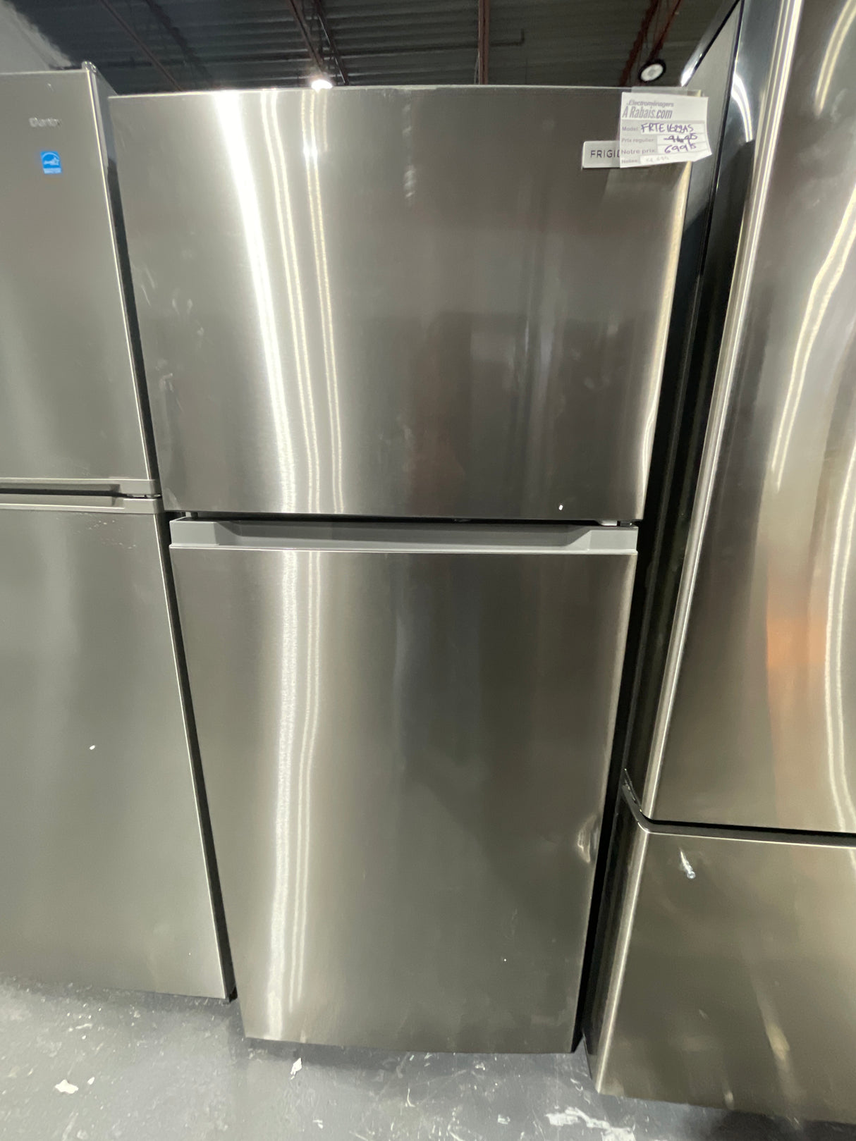 FRTE1622AS - REFRIGERATORS - Frigidaire - Top freezer - Stainless steel - Open Box