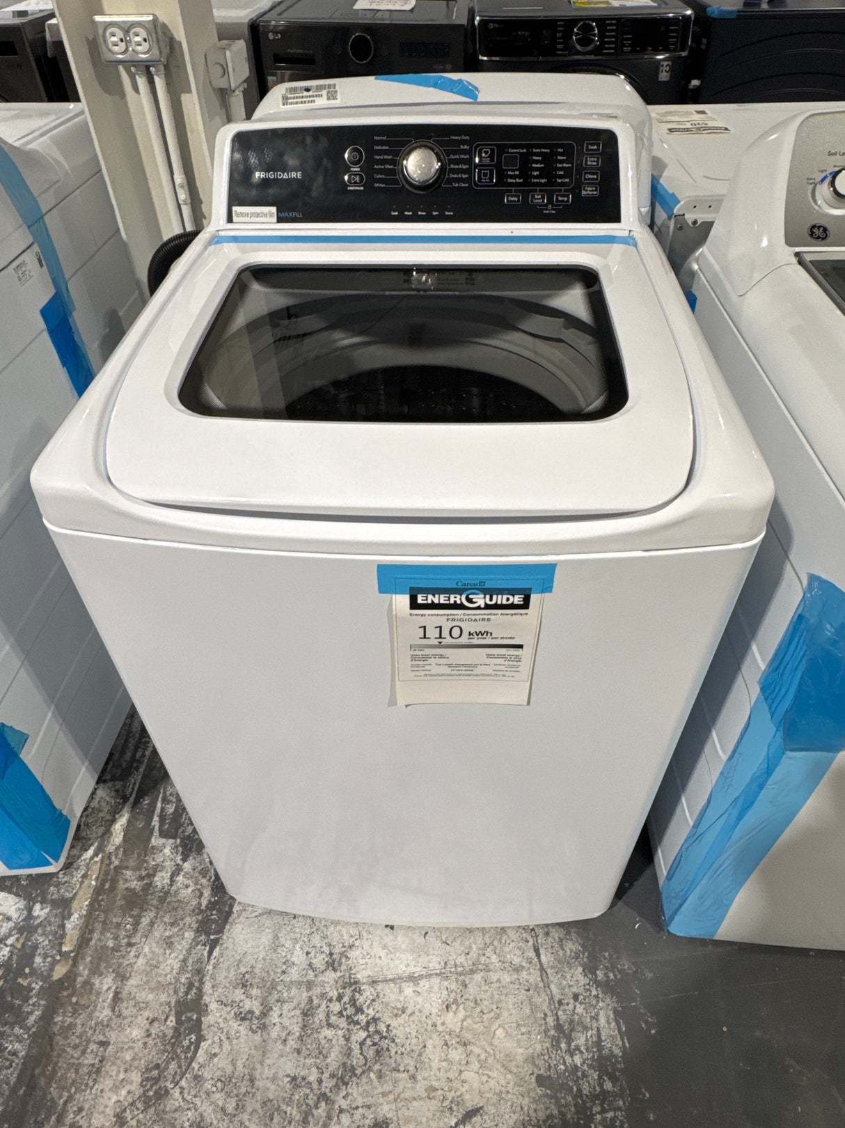 FFTW4120SW2 - Laveuse - Chargement par le haut - Frigidaire - Boîte ouverte