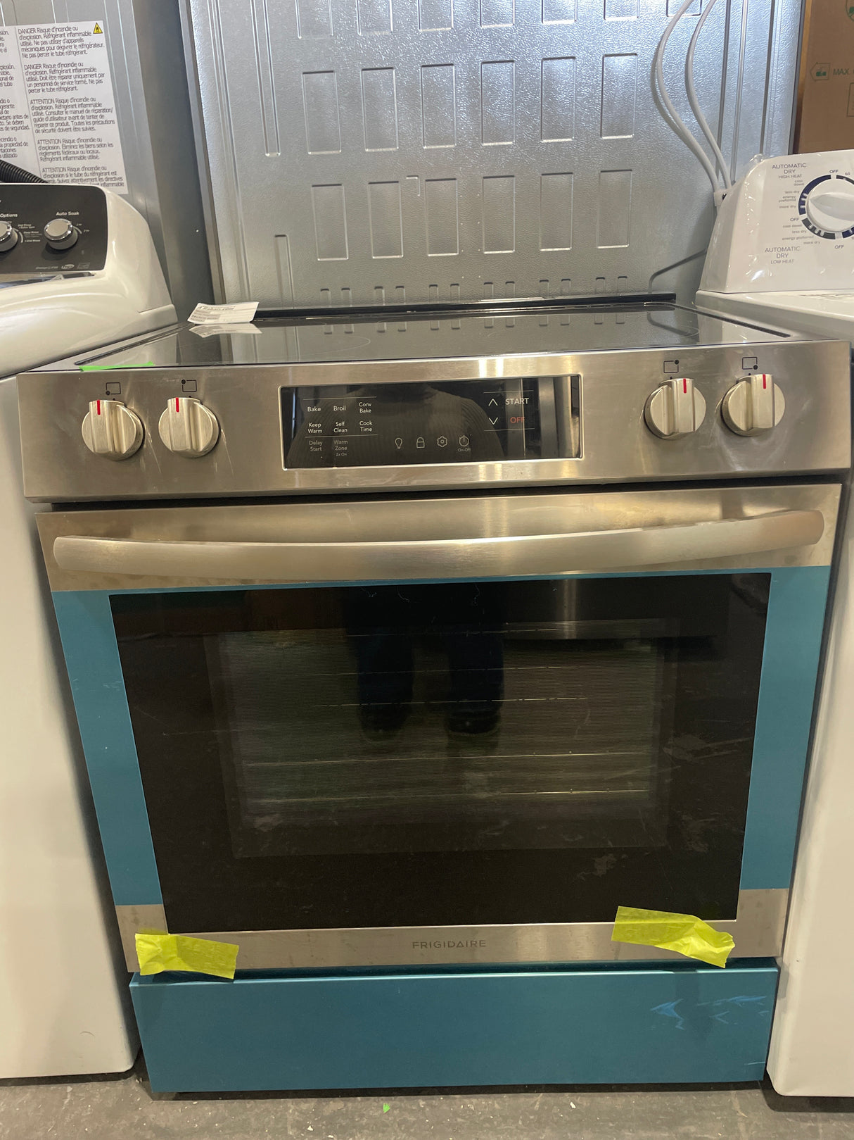 FCFE308CAS - RANGES - Frigidaire - electric - Stainless Steel - Open Box