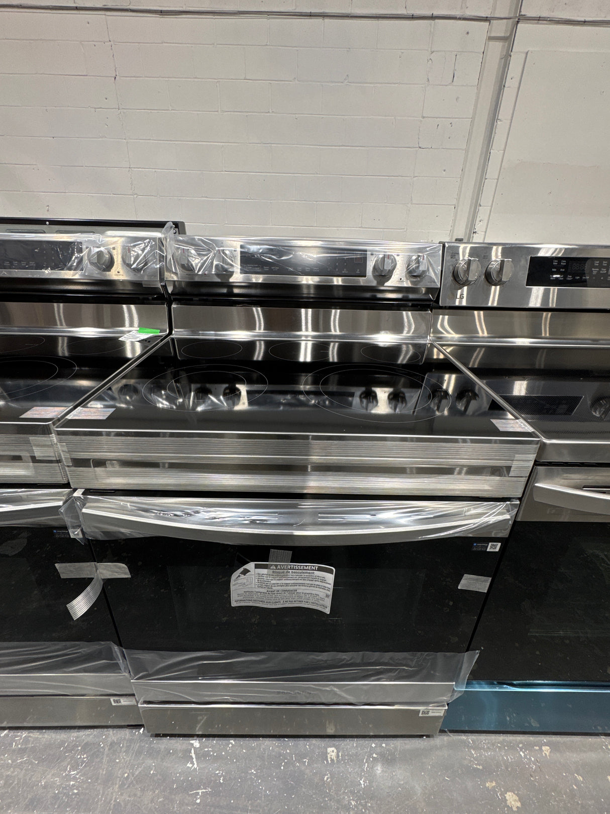 NE63A6511SS/AC - RANGES - Samsung - Electric - Stainless Steel - New