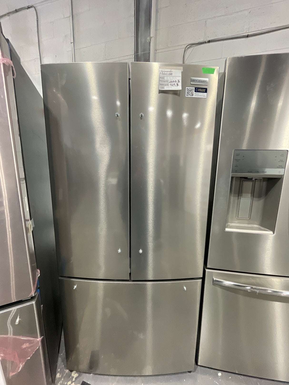 FRFG1813AV - REFRIGERATORS - 31.5 inches - Frigidaire- French 3-Door - Stainless Steel - Open Box