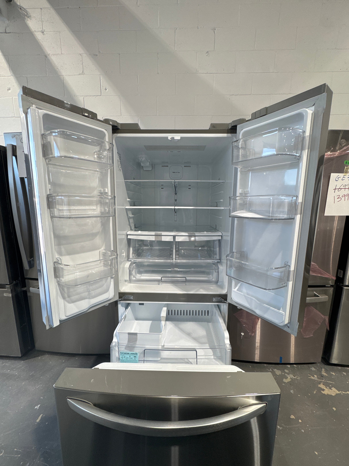 LRFWS2200S - REFRIGERATORS - LG - French 3-Door - Stainless Steel - Open Box