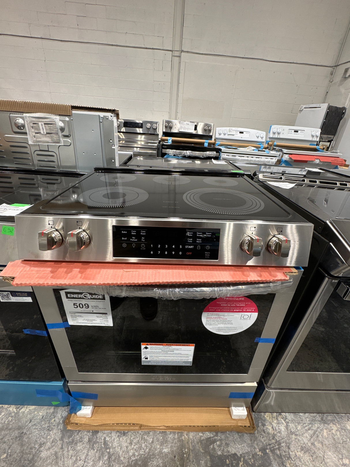 GCFE305CBF - CUISINIÈRES - Frigidaire - Électrique - Acier inoxydable - Neuf
