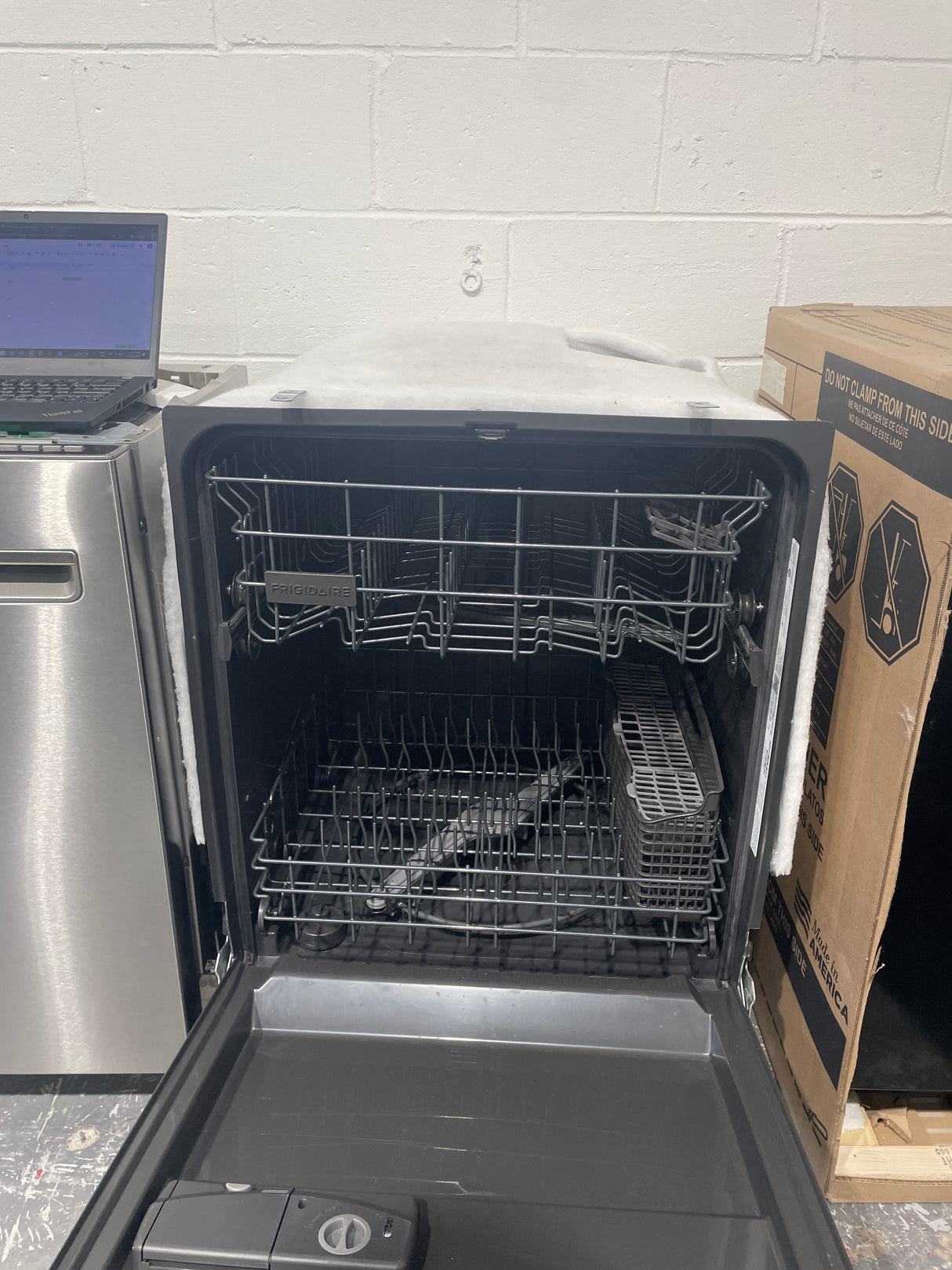 FDPH4316AD - DISHWASHERS - Frigidaire - Top Controls - stainless Steel - Open Box