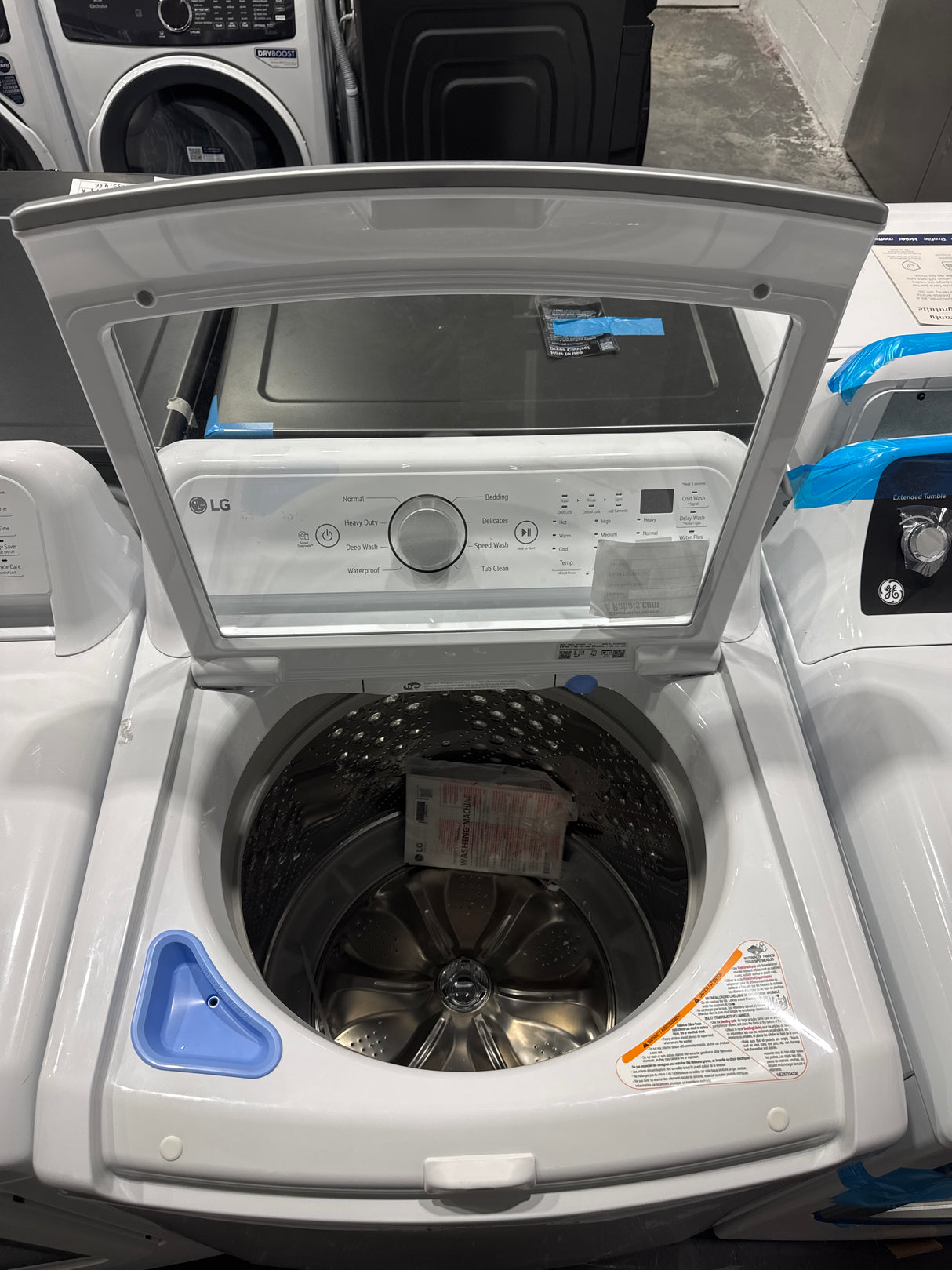 WT7150CW - WASHERS - Top Load - 27" - LG - Open box