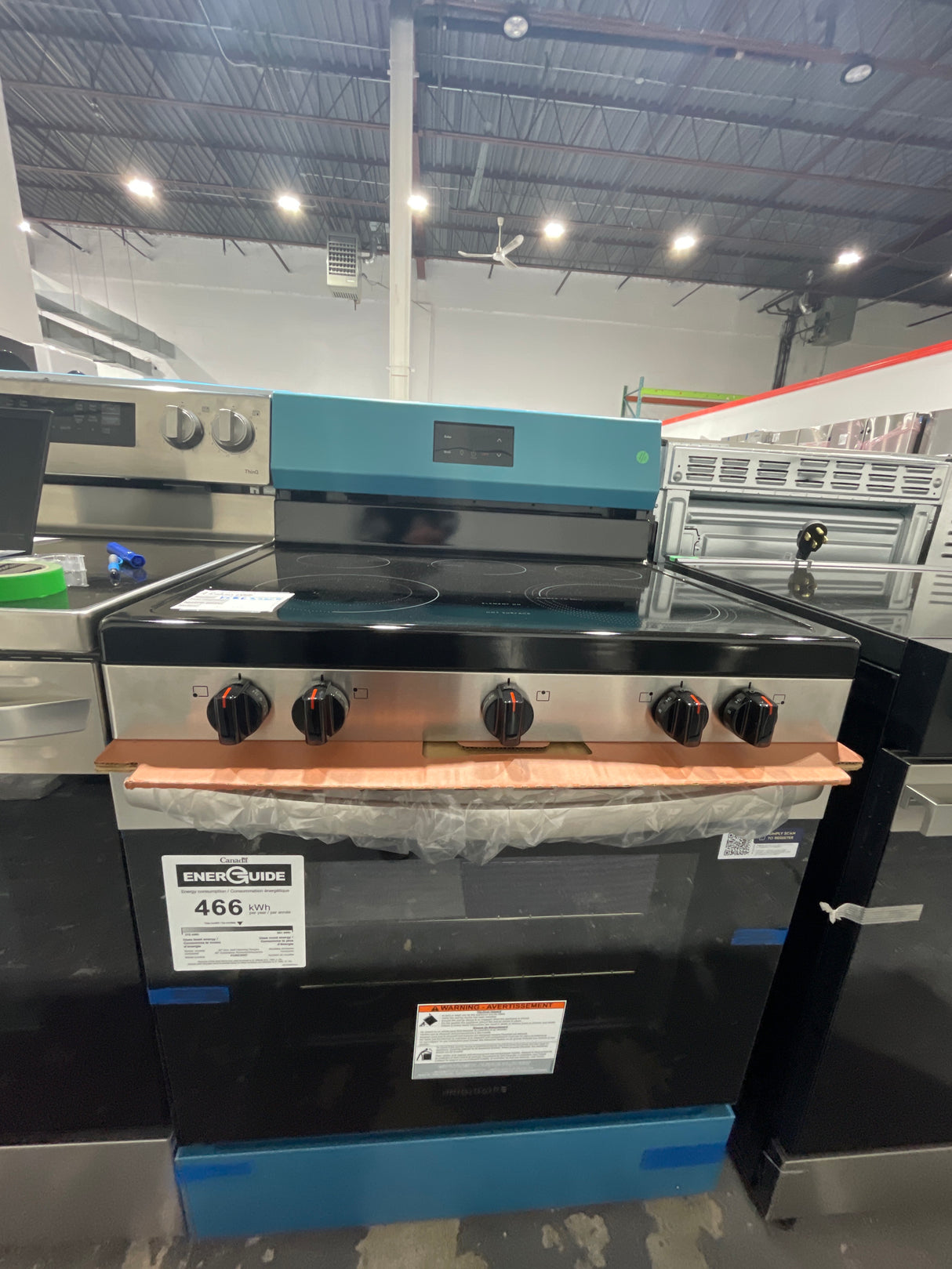 FCRE305CBSD - Electric Range - Frigidaire- Black Stainless Steel - Open Box