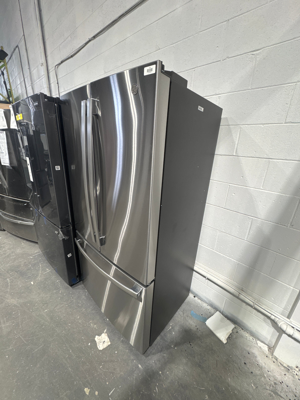 GWE22JYMFS - REFRIGERATORS - GE - French 3-Door - Stainless Steel - Open Box