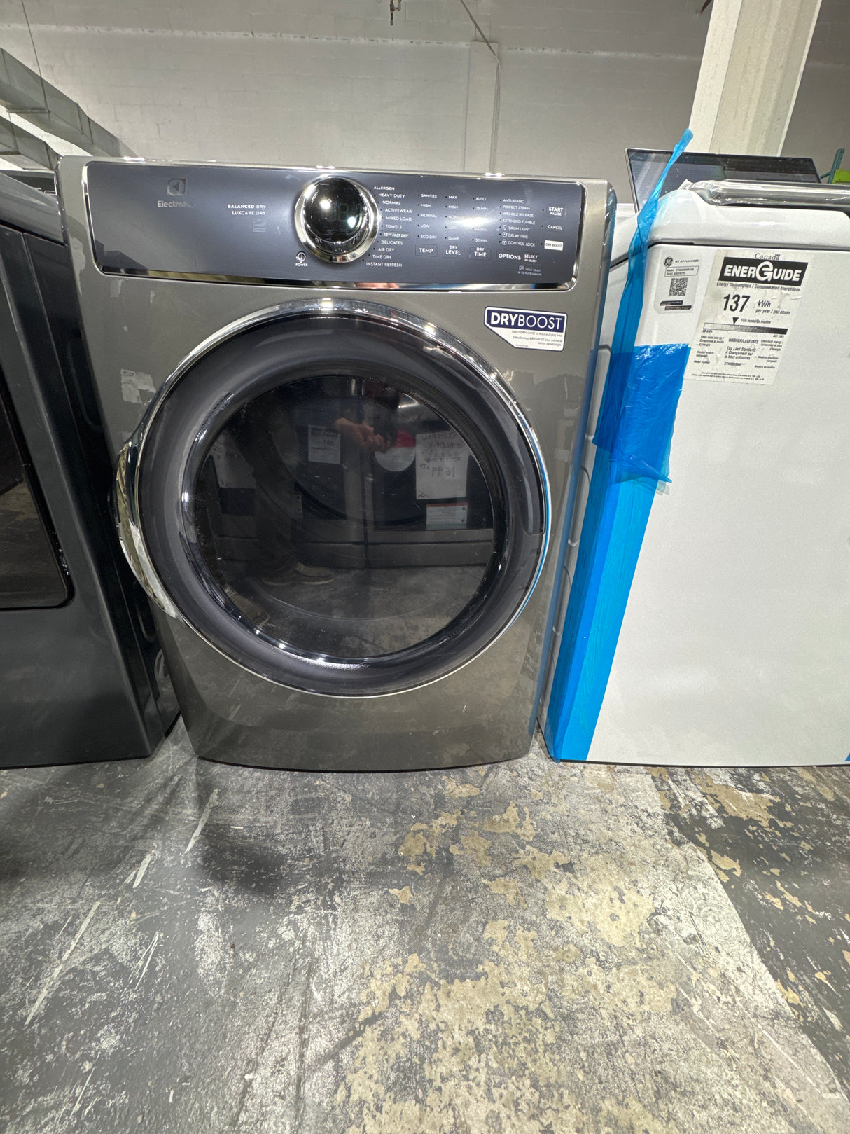 ELFE763CAT - 27" - DRYERS - Electrolux - Front Load - Open box