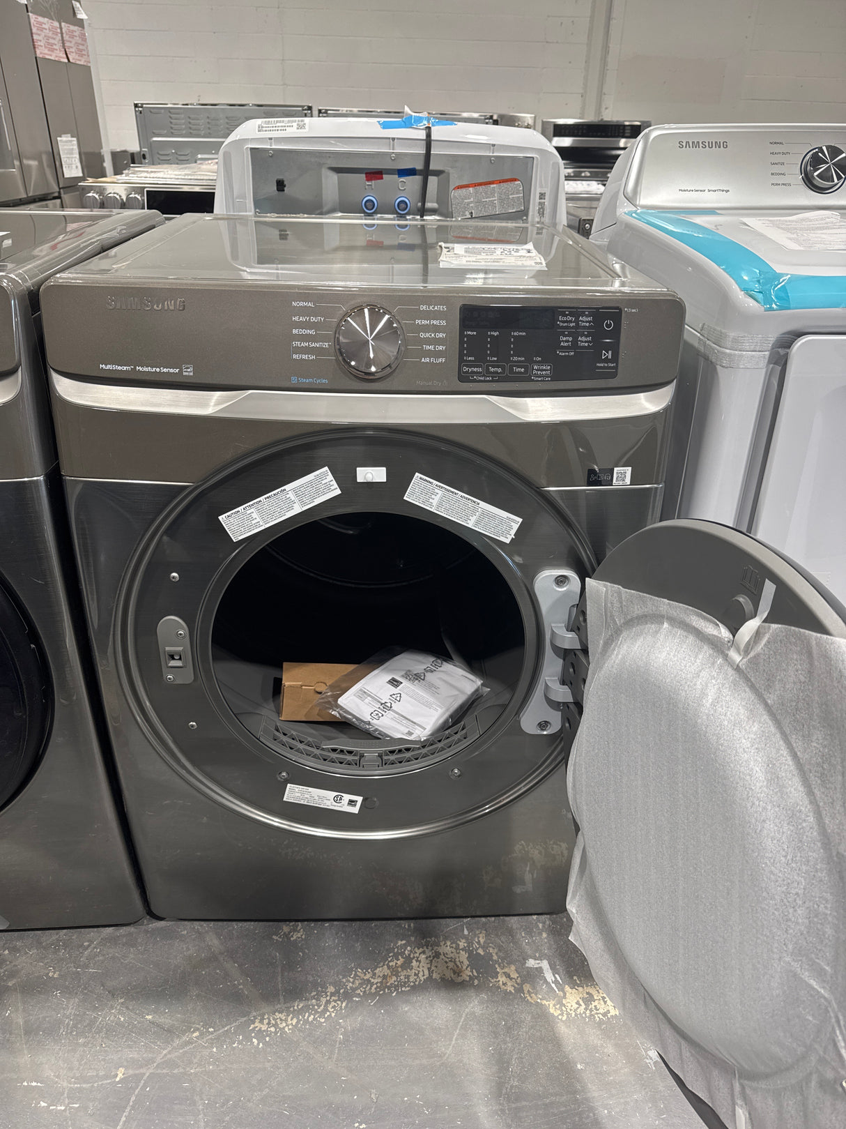 DVE45T6100P - DRYER - Front Load - Samsung - Stainless Steel - Open box