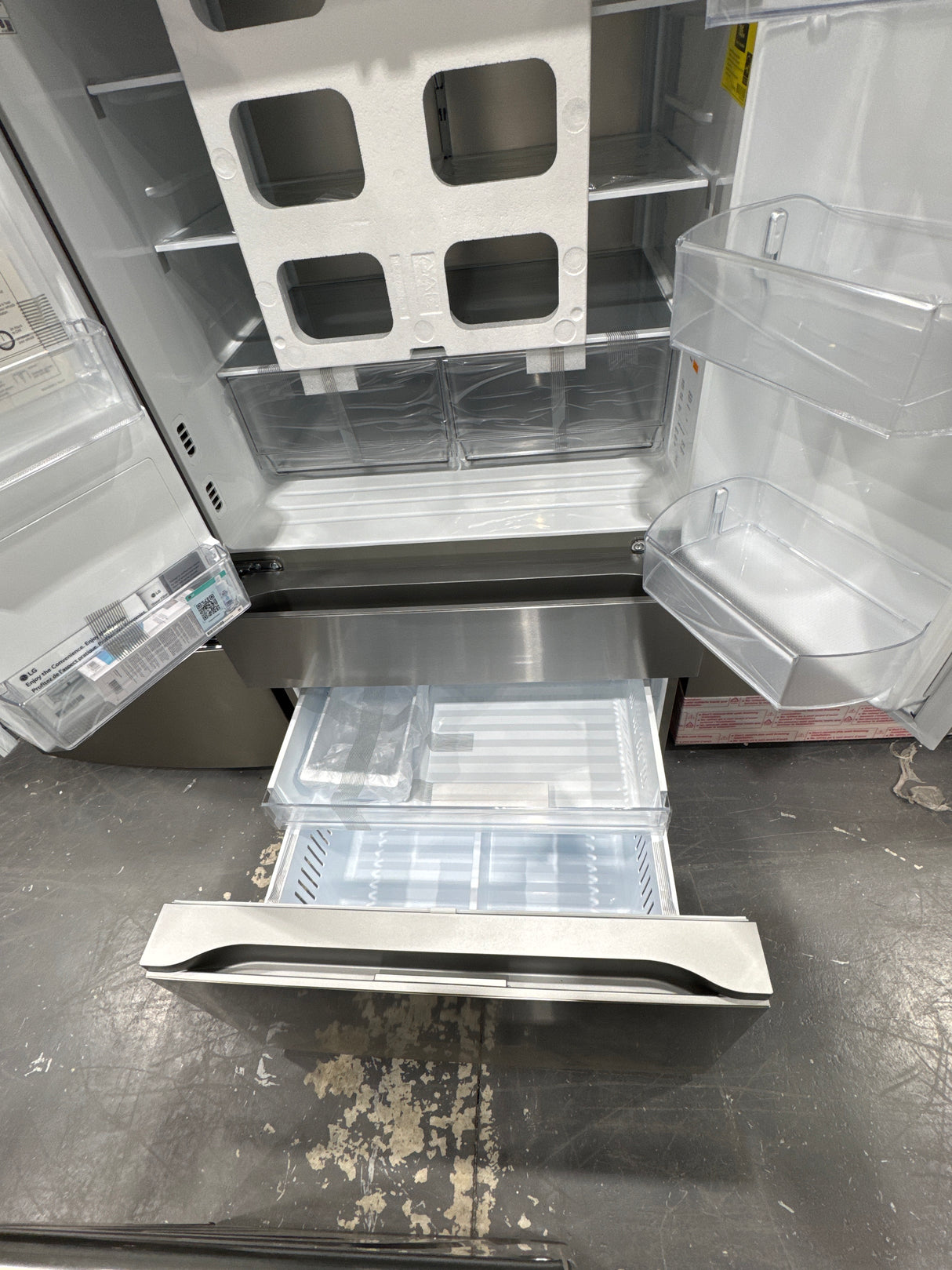 LF29S8330S - REFRIGERATORS - LG - French 3-Door - Stainless Steel - Open Box