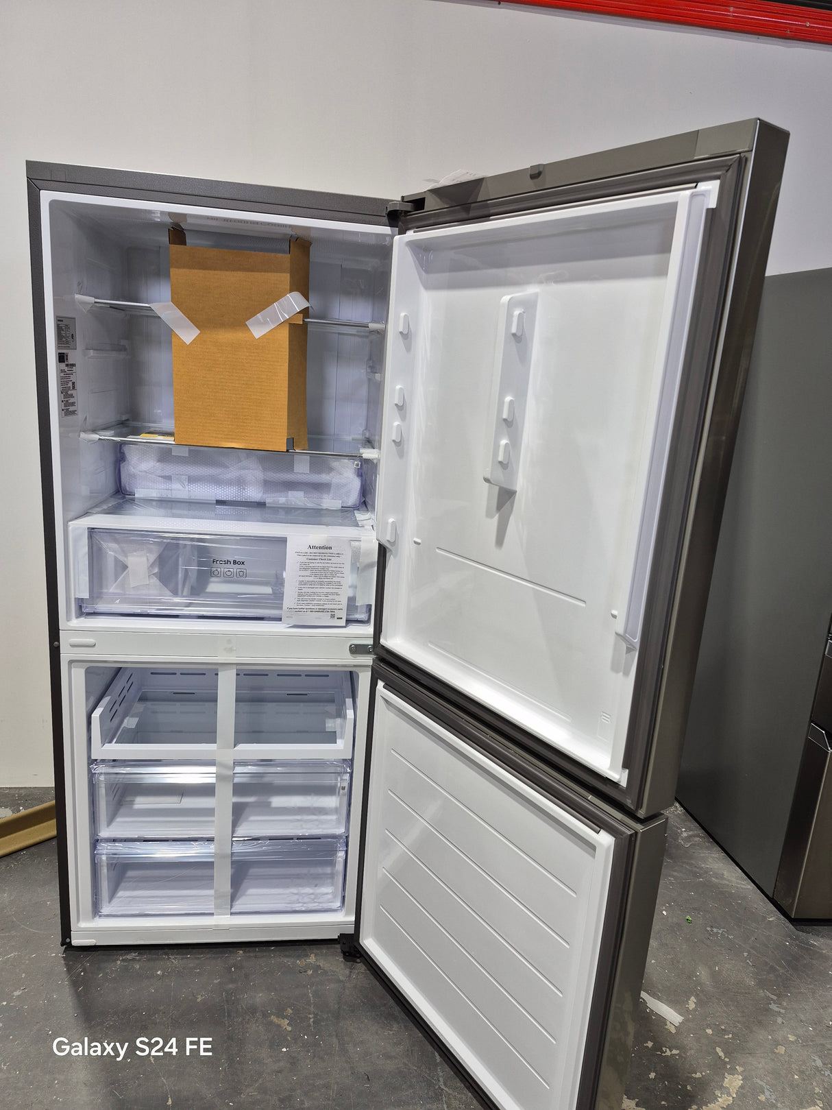 RB16DG6000SLAA - RÉFRIGÉRATEURS - 76 cm (30 po) Profondeur comptoir - Samsung - Congélateur en bas - Acier inoxydable - Emballage ouvert