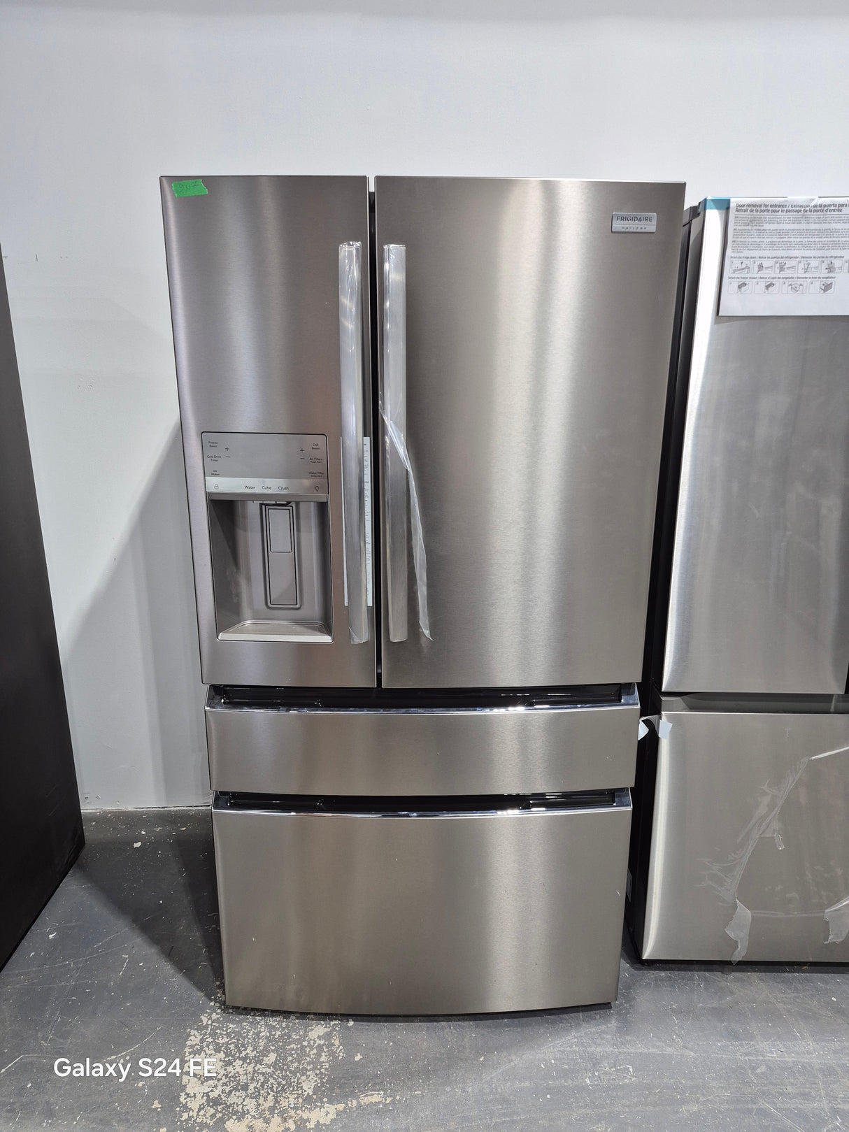 GRMC2273CF - RÉFRIGÉRATEURS - Frigidaire - Trois portes françaises - Acier inoxydable - Emballage ouvert