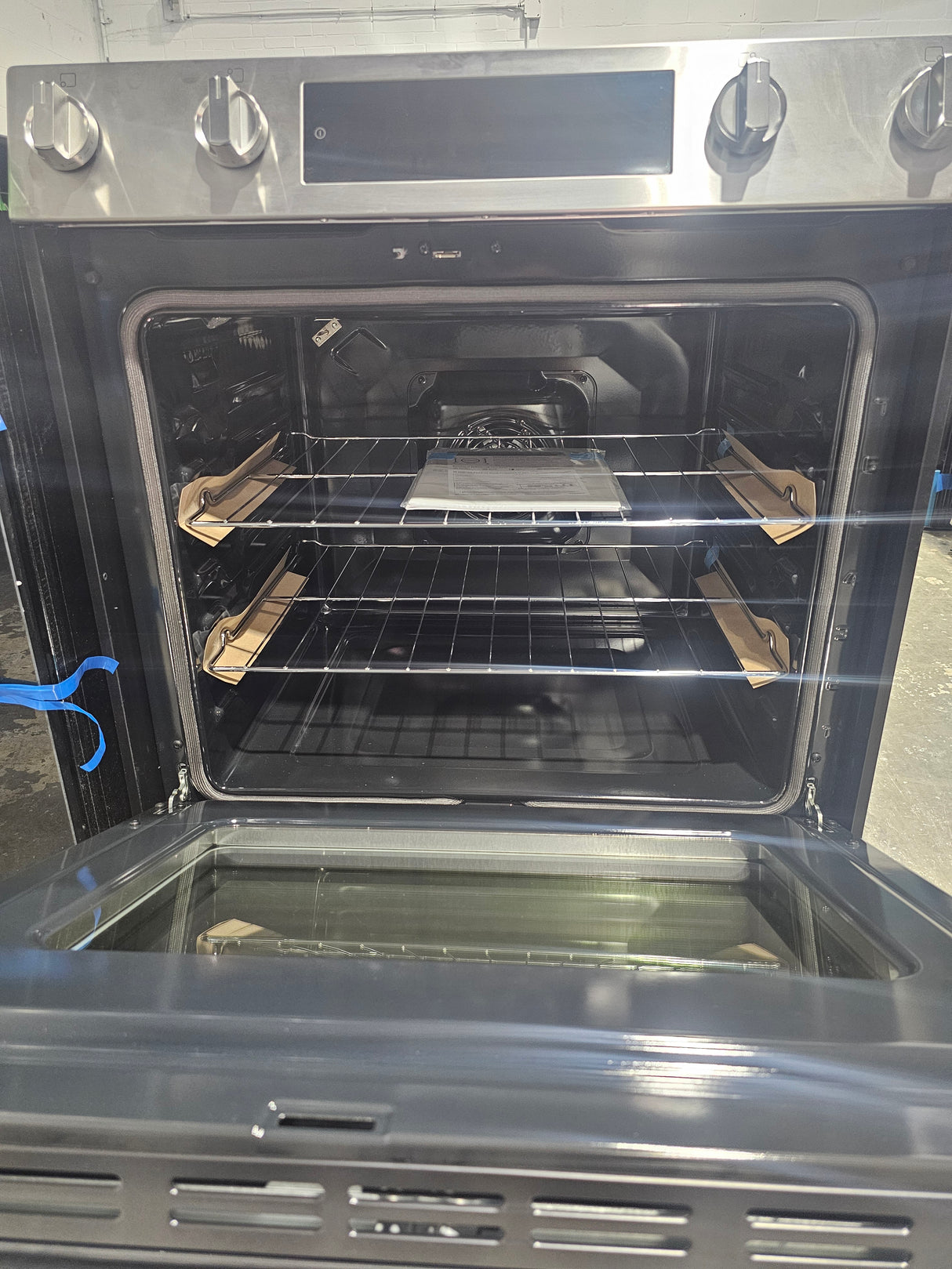 HEF1050MC - Electric Range - Bosch - Stainless Steel - Open box