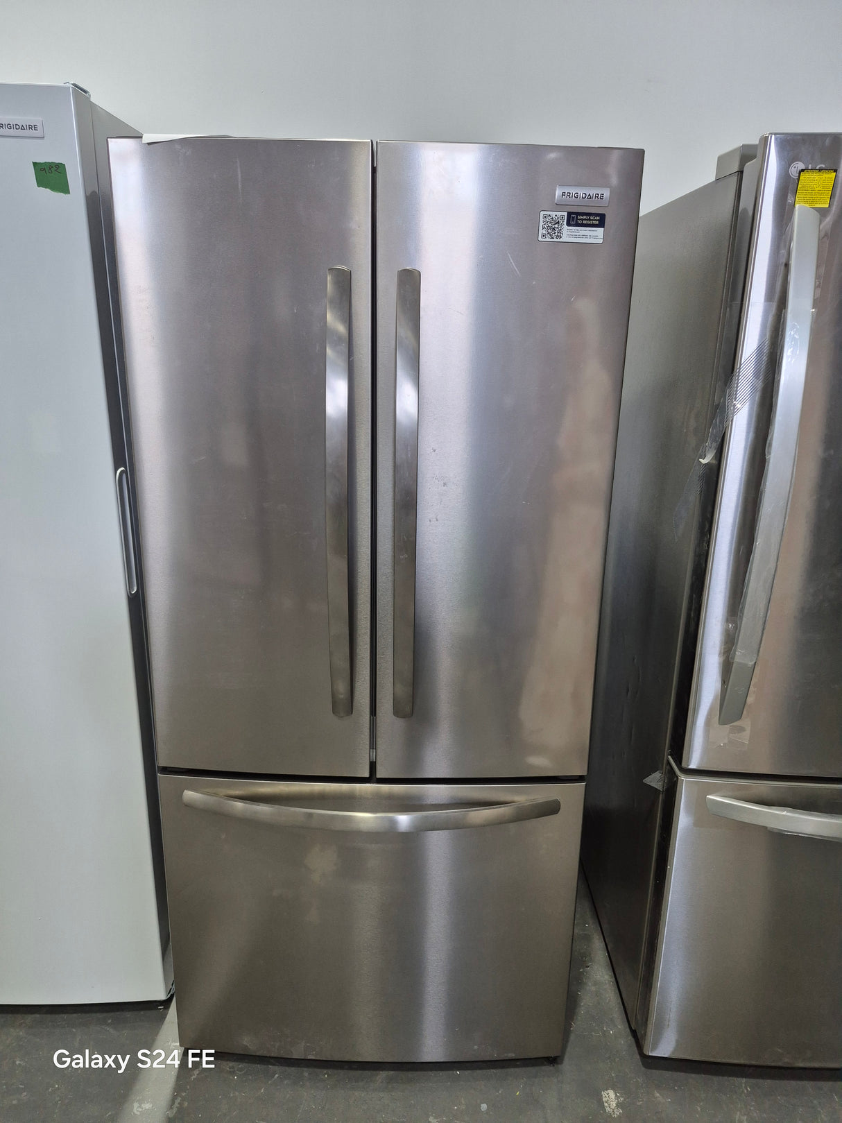 FRFG1813AV - RÉFRIGÉRATEURS - 80 cm - Frigidaire - Modèle français 3 portes - Acier inoxydable - Emballage ouvert