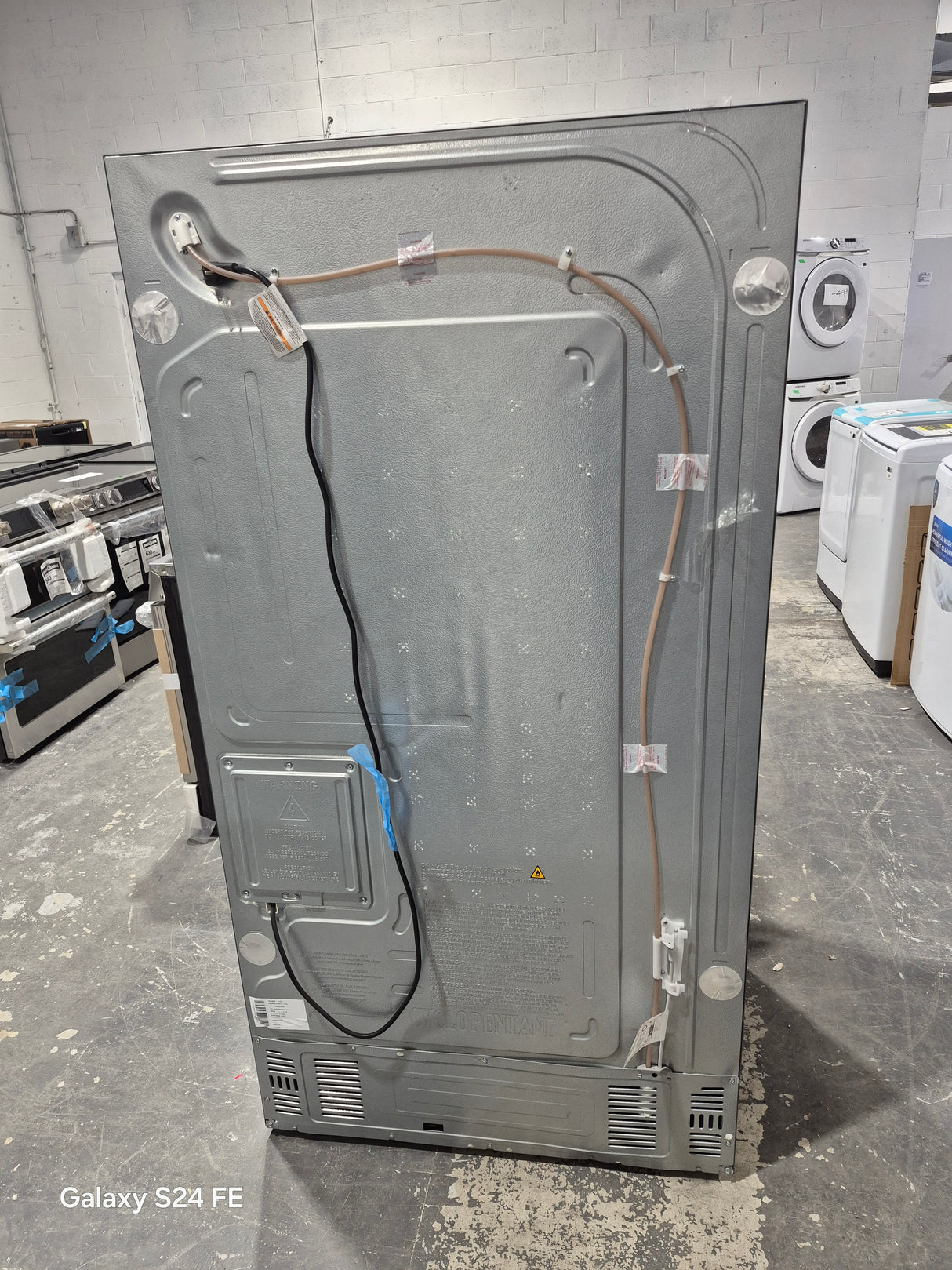 GRMC2273CF - RÉFRIGÉRATEURS - Frigidaire - Trois portes françaises - Acier inoxydable - Emballage ouvert