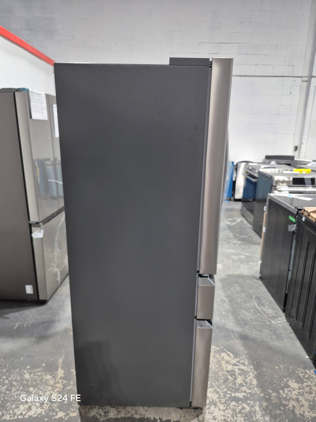 GRMC2273CF - RÉFRIGÉRATEURS - Frigidaire - Trois portes françaises - Acier inoxydable - Emballage ouvert