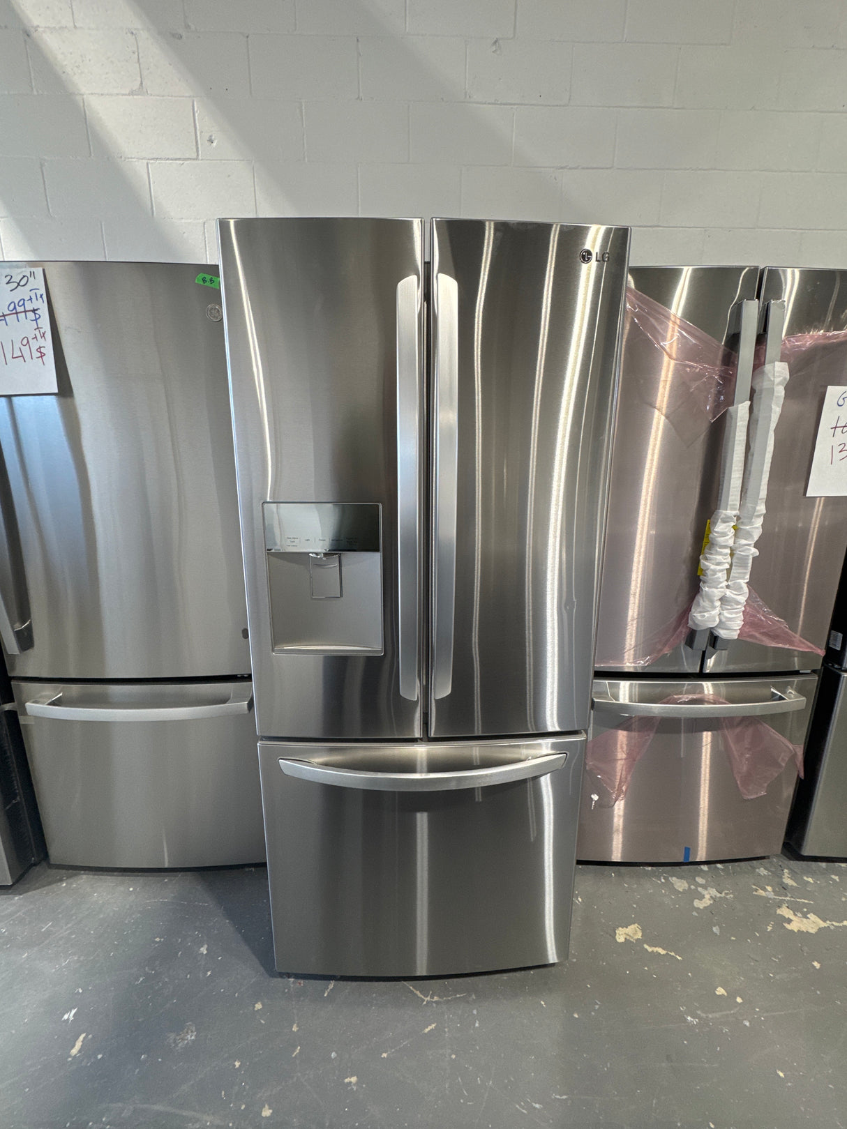 LRFWS2200S - REFRIGERATORS - LG - French 3-Door - Stainless Steel - Open Box
