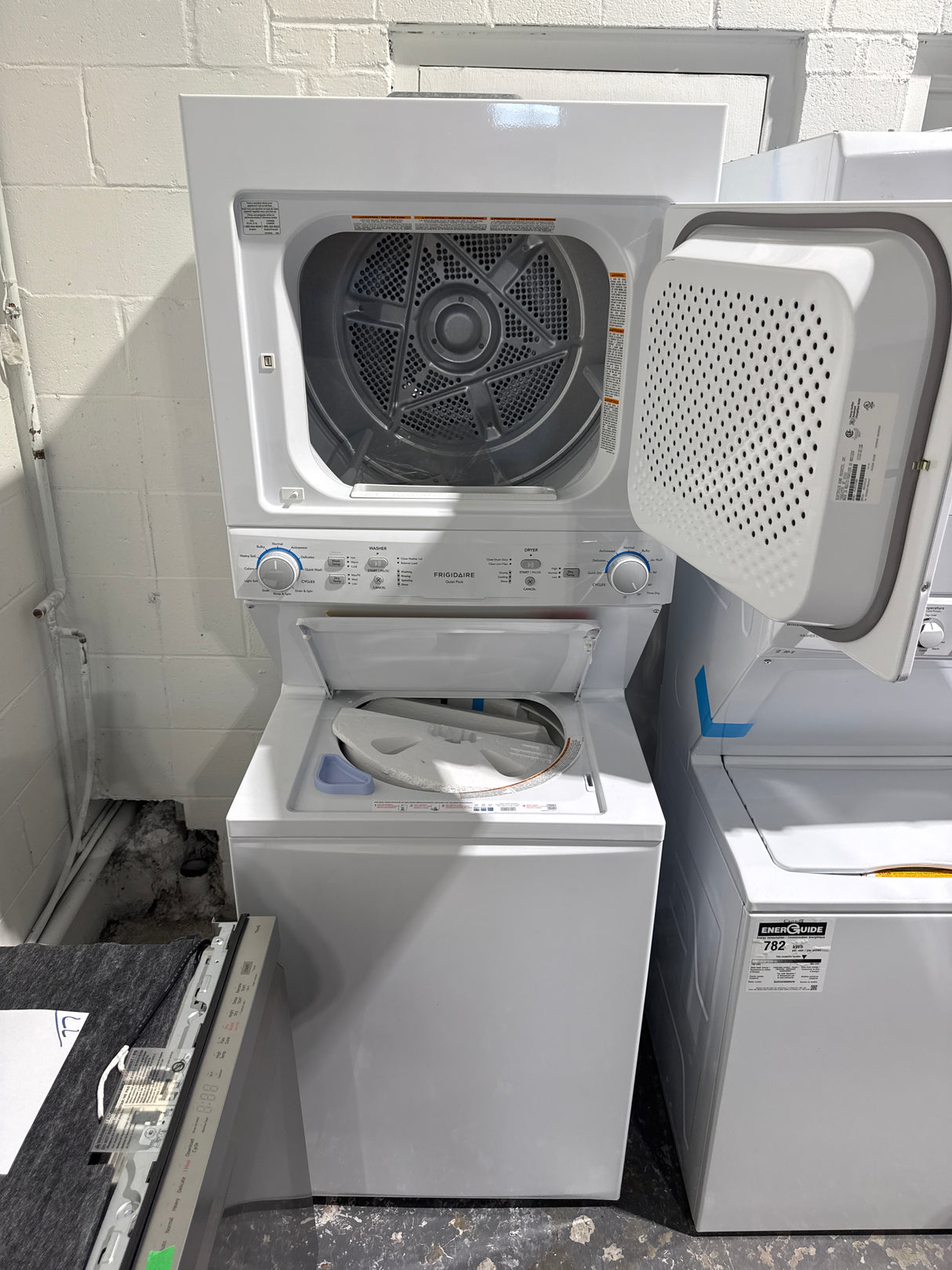 FLCE752CAW4 - Laveuses Sécheuses Superposées - Frigidaire - Boite Ouverte