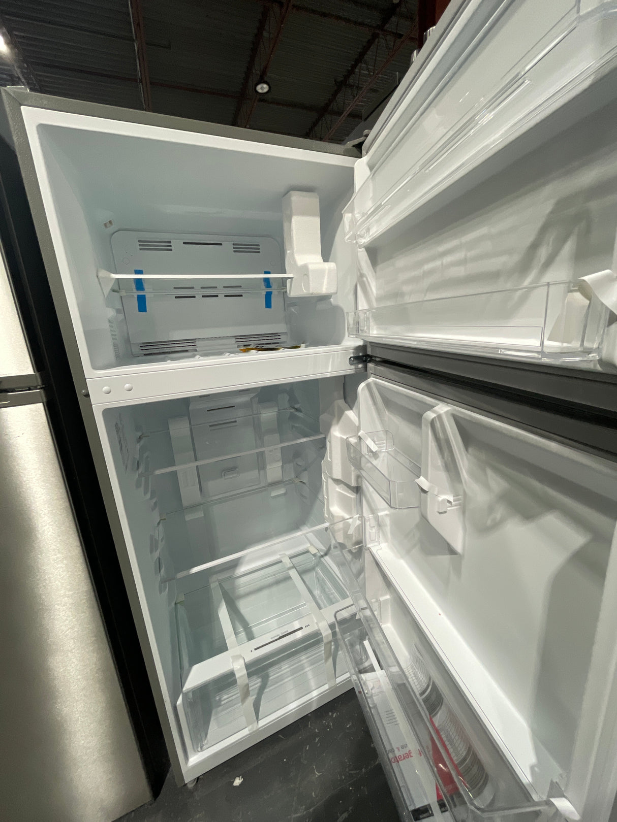 FRTE1622AS  - REFRIGERATORS - Frigidaire - Top freezer - Stainless steel  - Open Box