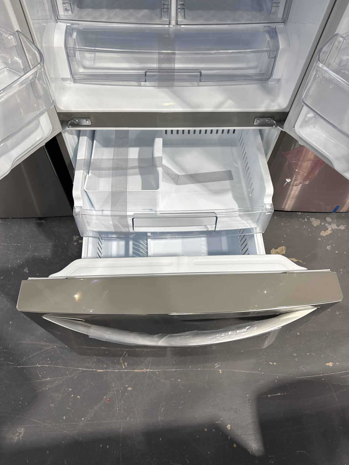 LRFWS2200S - REFRIGERATORS - LG - French 3-Door - Stainless Steel - Open Box