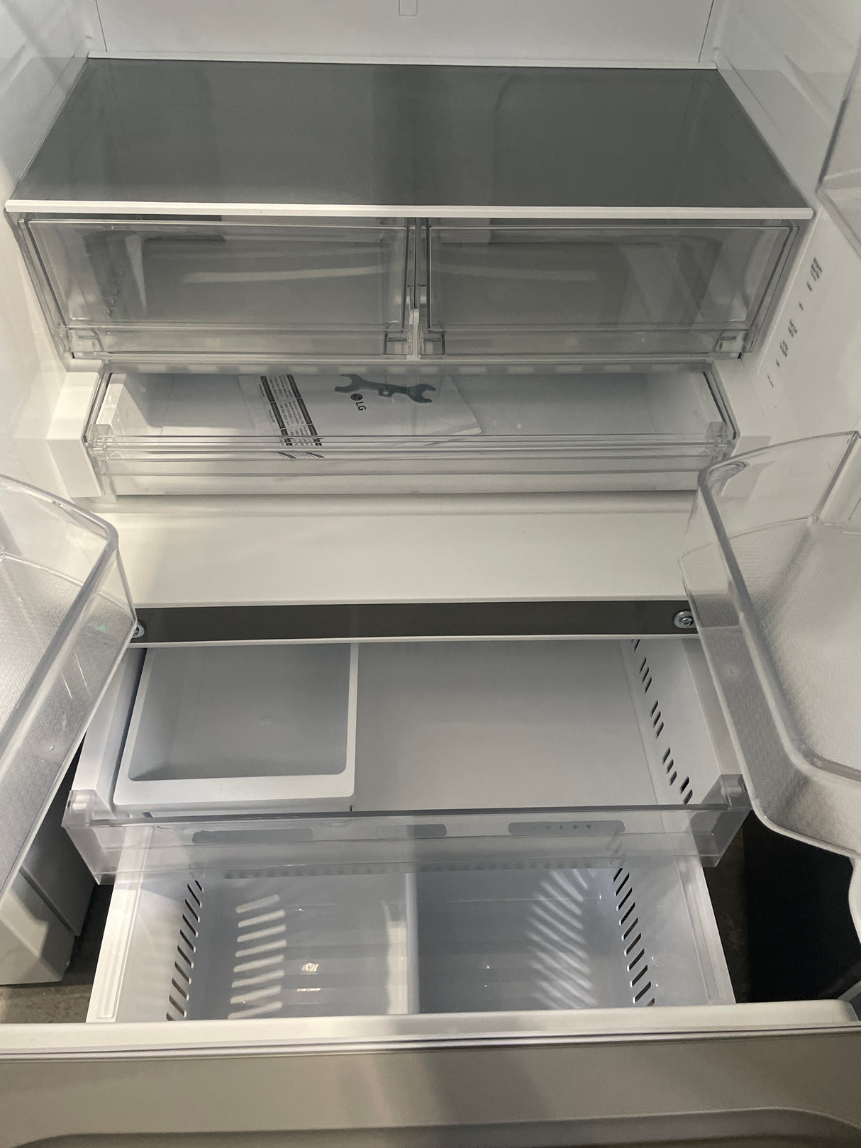 LF21C6200S - Réfrigérateurs - LG - 3 portes françaises - Profondeur de comptoir - Acier inoxydable - Boîte ouverte