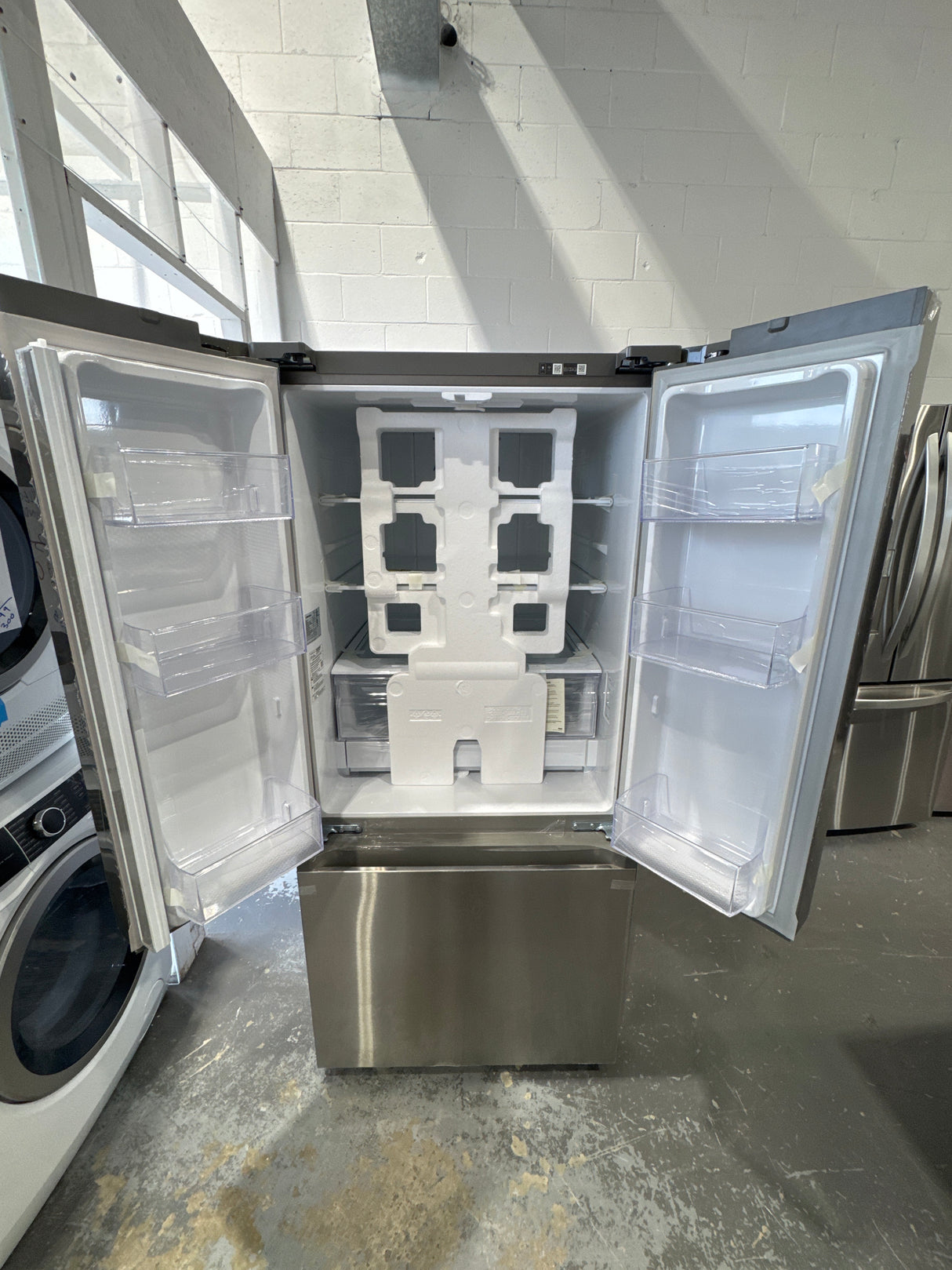 RF22A4111SR - REFRIGERATORS - Samsung  - French 3-Door - Stainless Steel - Open Box