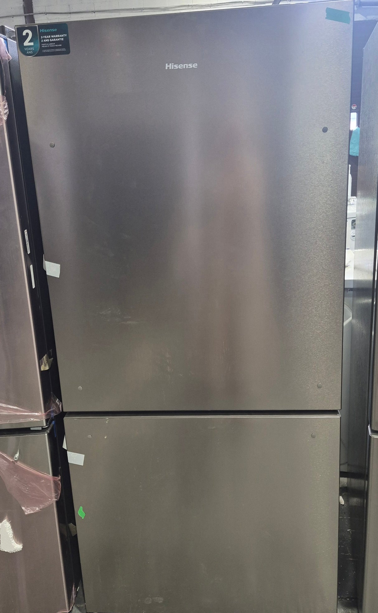 Hisense RB17A2CSE-CA – 31" Counter-Depth Bottom Freezer Refrigerator – Titanium – Open Box