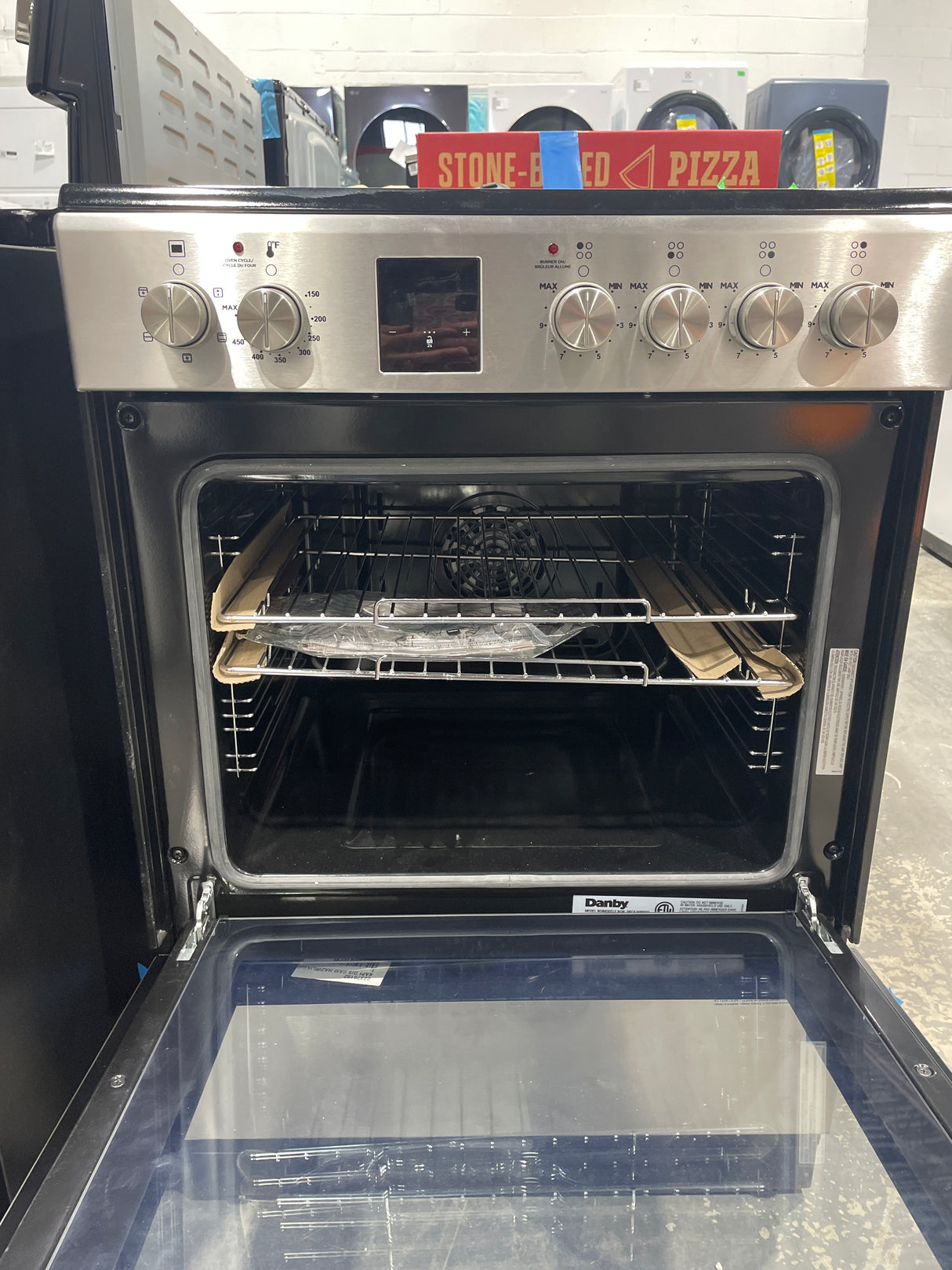 DRCA240BSS2 - Cuisinière électrique - Danby - Acier inoxydable - Boîte ouverte