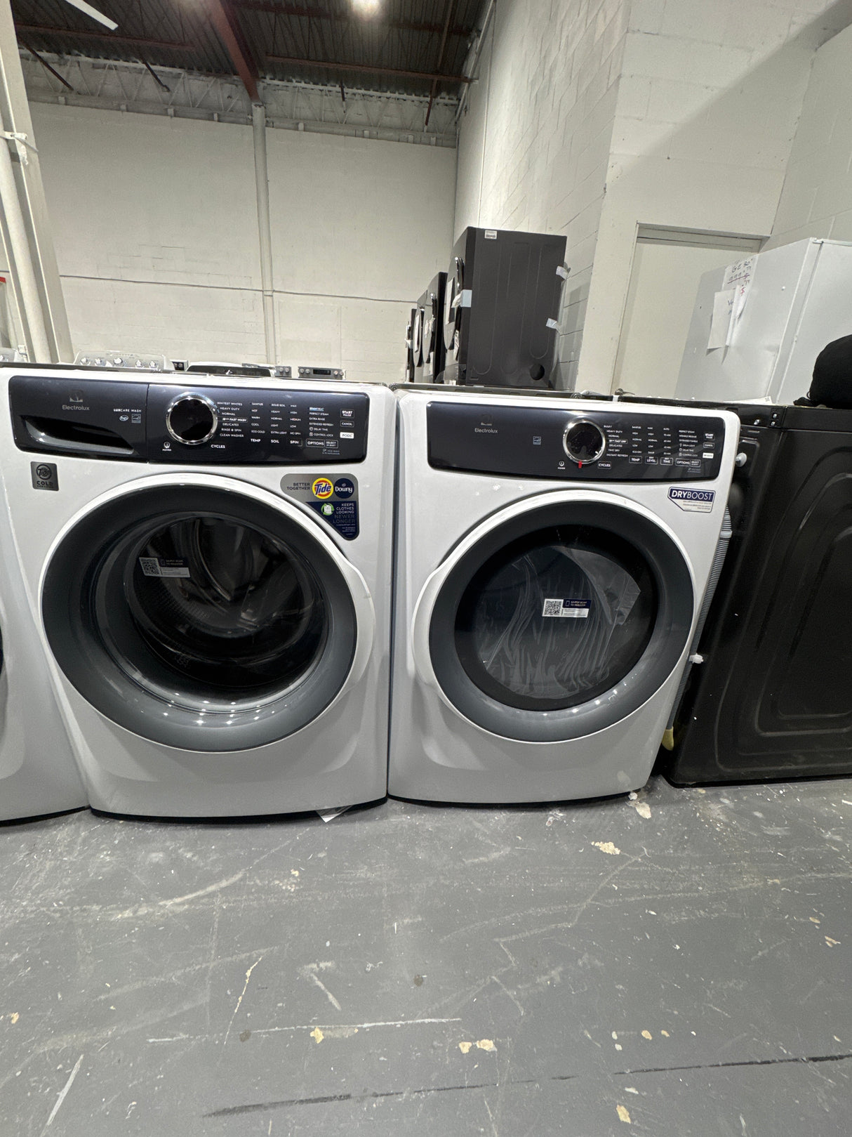 ELFW7437AW , ELFE743CAW  - Washer/Dryer Sets - Electrolux - Open box
