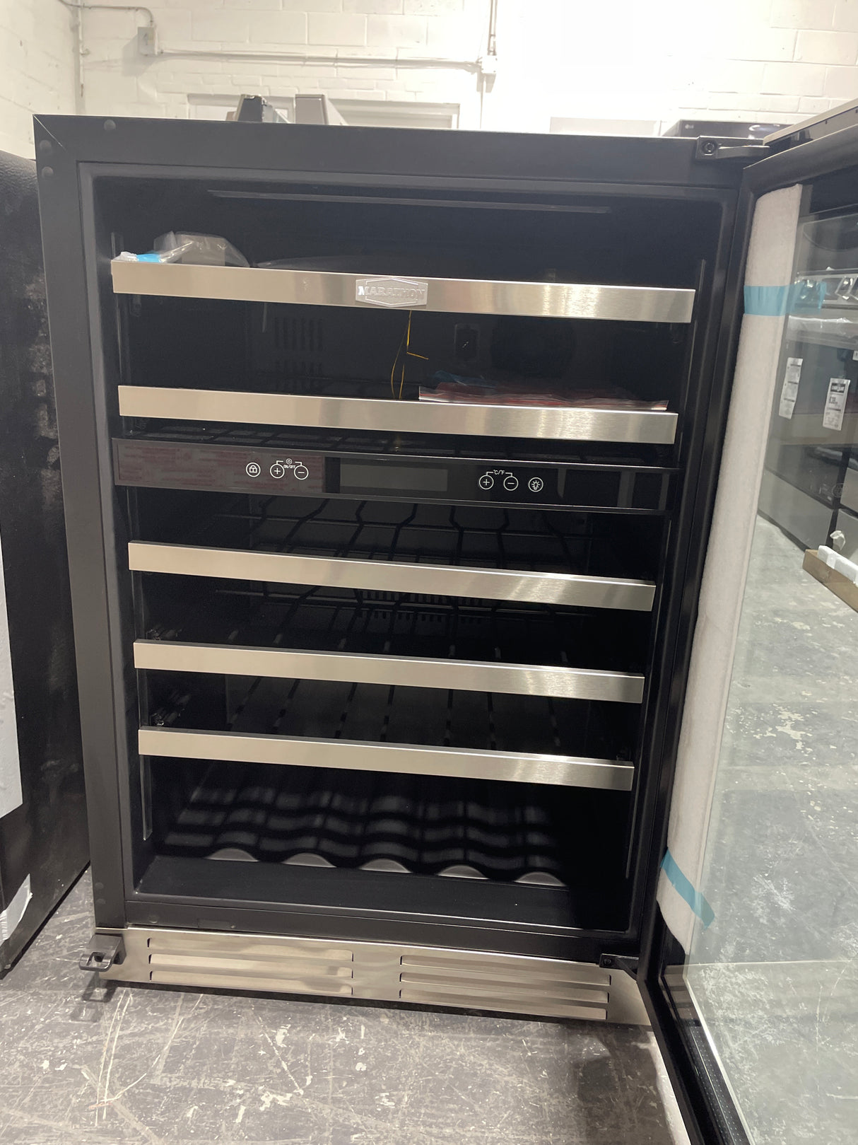 1187819 - CONSERVATION DU VIN - Marathon - Cave à vin double zone - Acier inoxydable - Neuf