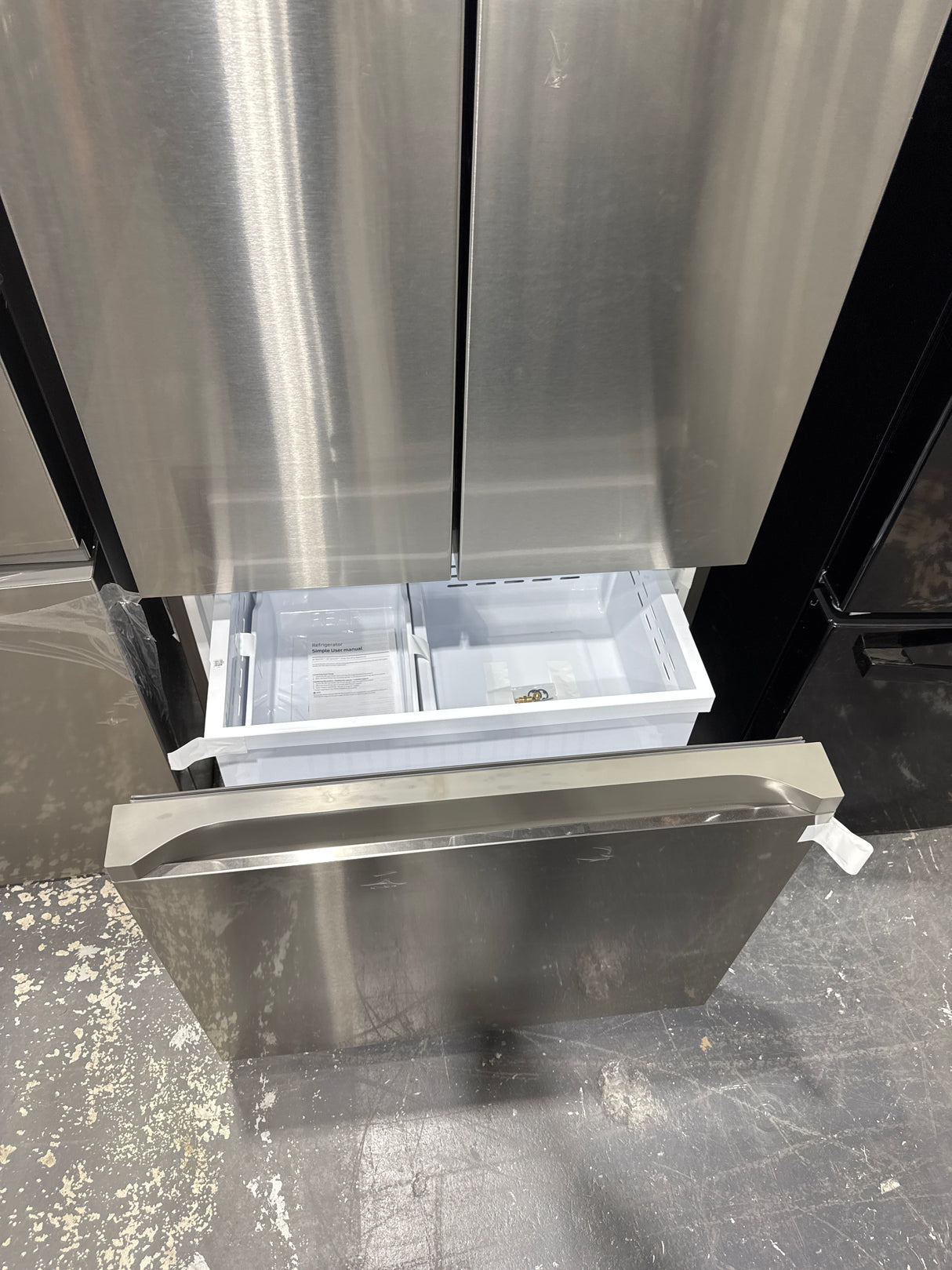 RF18A5101SR -  REFRIGERATORS - Samsung  - French 3-Door - Counter Depth - Stainless Steel - Open Box