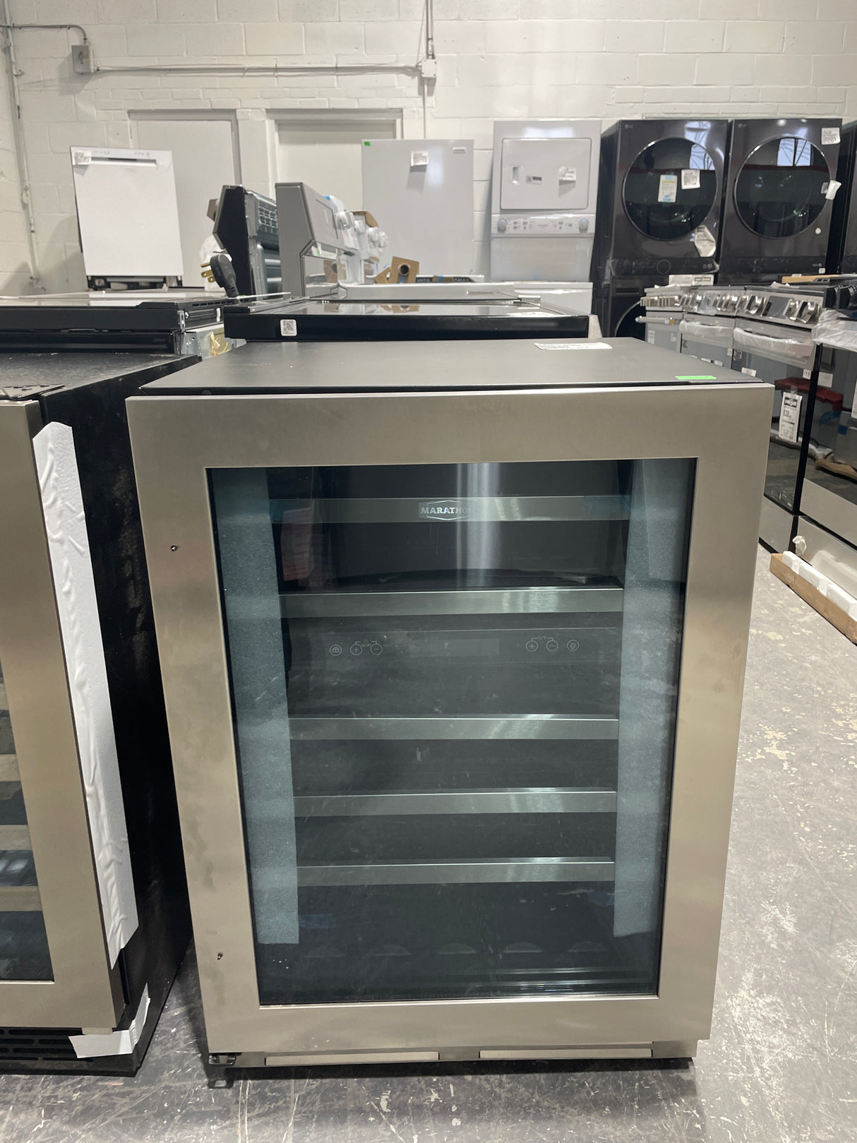 1187819 - CONSERVATION DU VIN - Marathon - Cave à vin double zone - Acier inoxydable - Neuf
