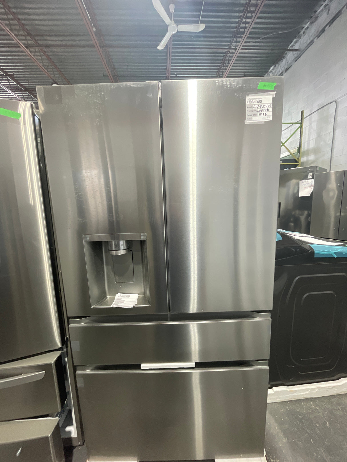 No - REFRIGERATORS - LG - French 4-Door - Stainless Steel - Neuf