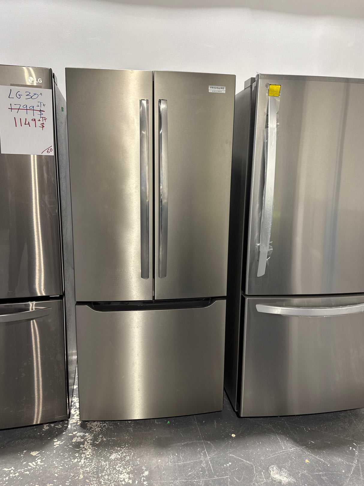 GRFN2023AF - REFRIGERATORS - Frigidaire - French 3-Door - Stainless Steel - Open Box