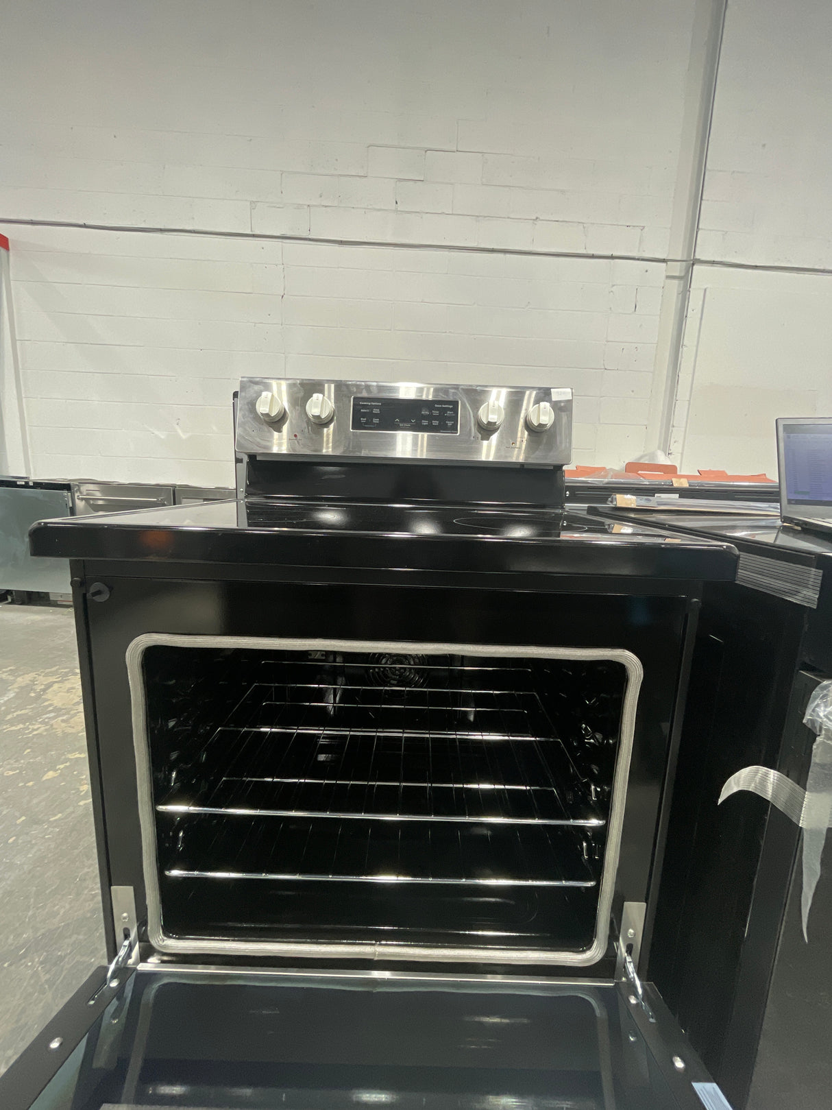 KKFTR4.8-REARAFC-SS - Kenmore - Electric Range - Stainless Steel - Open box