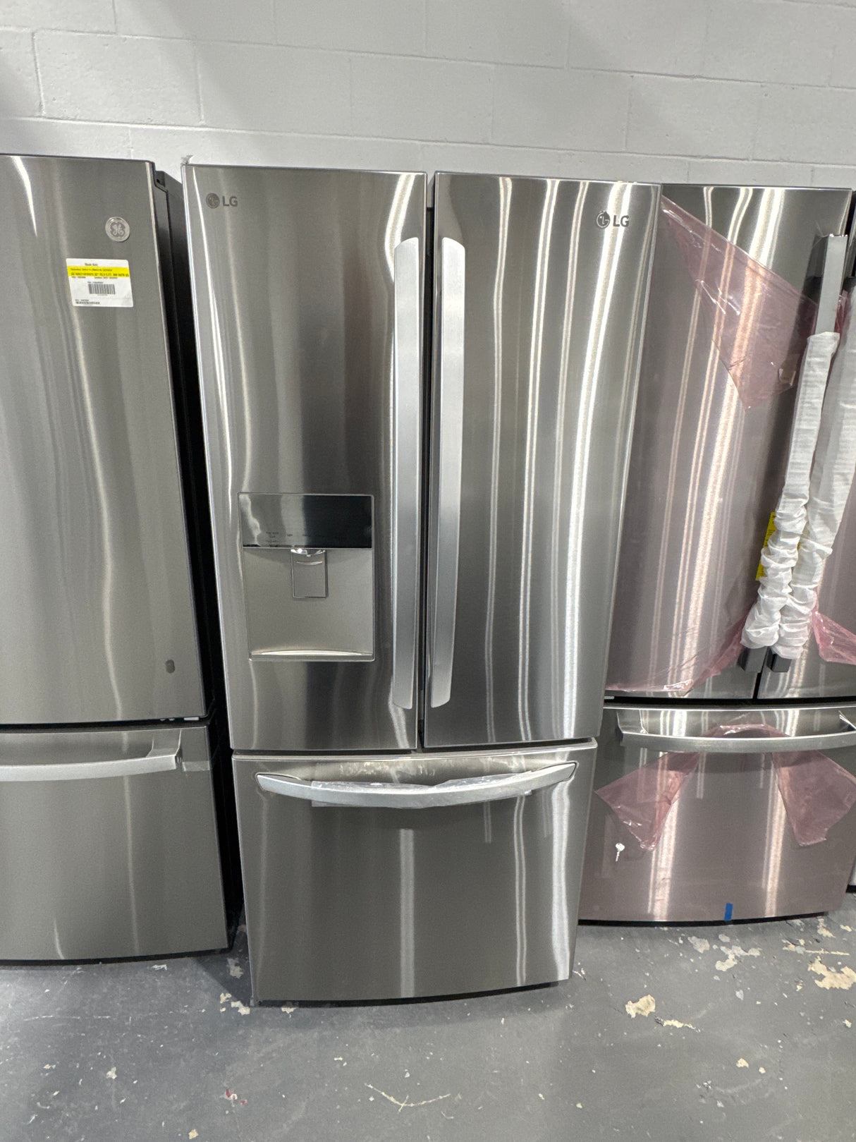 LRFWS2200S - REFRIGERATORS - LG - French 3-Door - Stainless Steel - Open Box