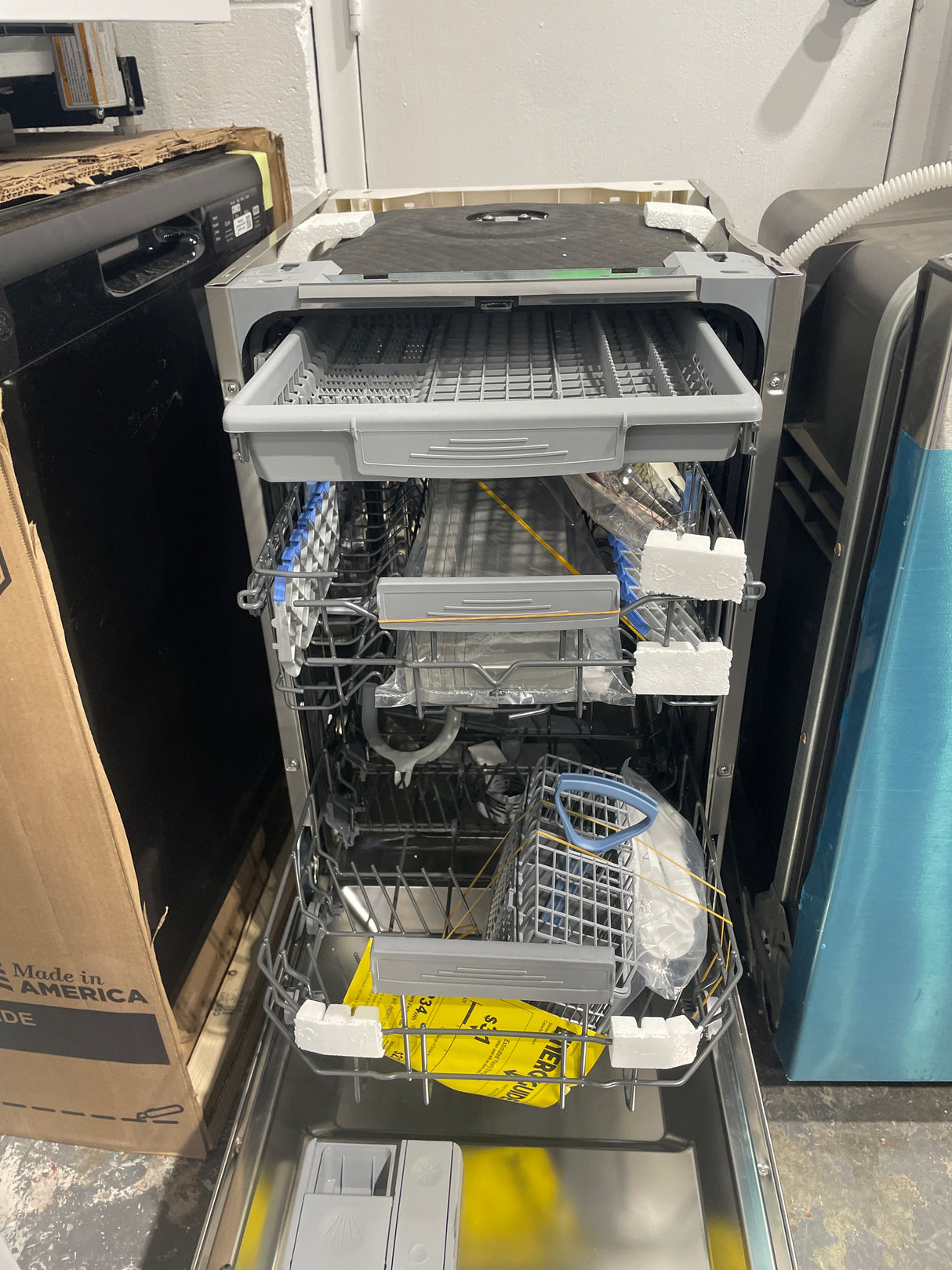 Lave-vaisselle DDW1832ESS - 45,7 cm (18 po) - Danby - Commandes sur le dessus - Acier inoxydable - Emballage ouvert