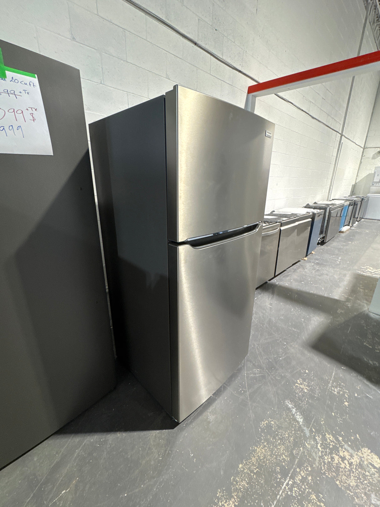 FGHT2055VF  - REFRIGERATORS - Frigidaire - Top freezer refrigerators- Stainless Steel - Open Box