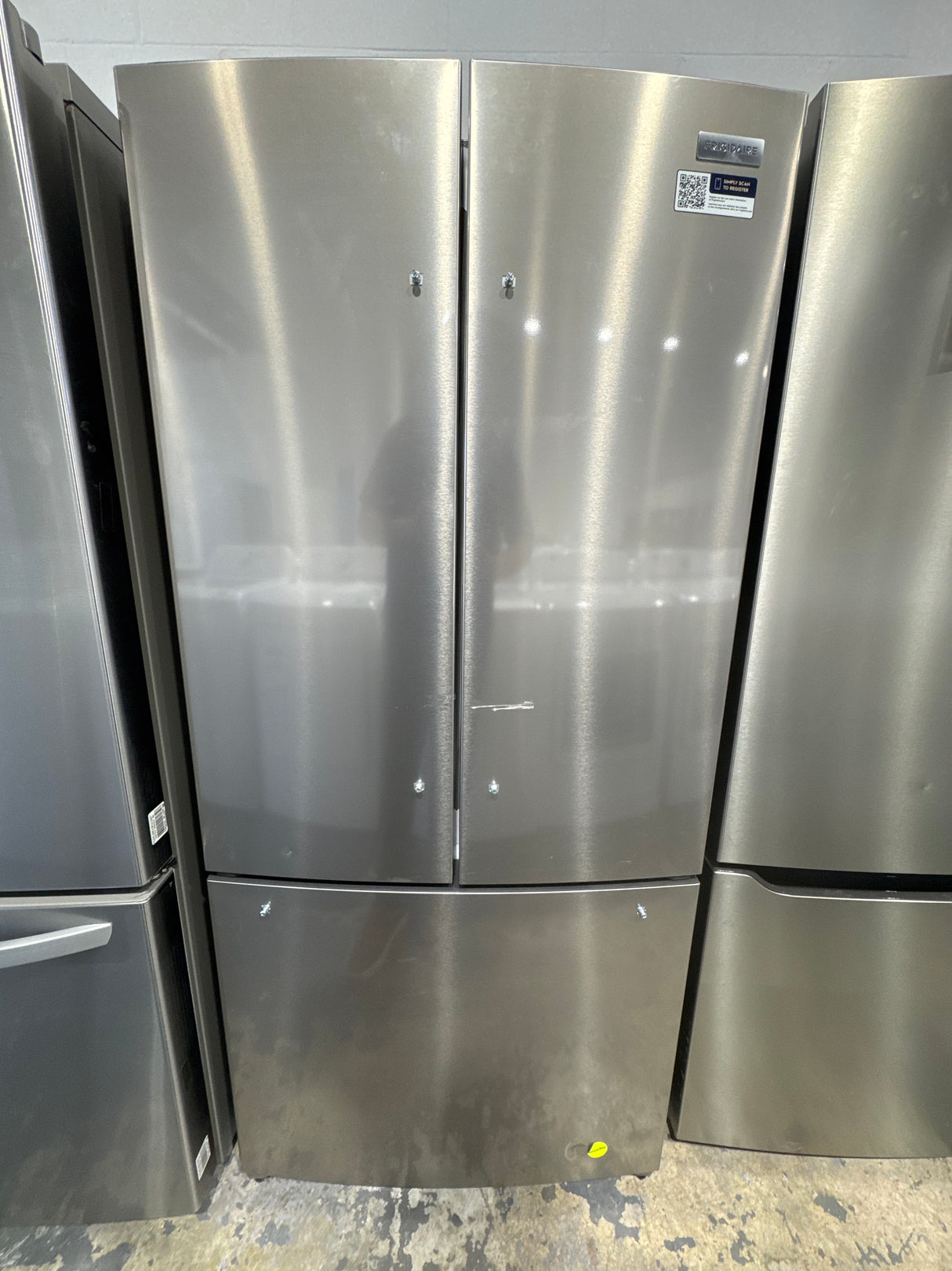 FRFG1723AV - Réfrigérateurs - Frigidaire - 3 portes françaises - Acier inoxydable - Boîte ouverte