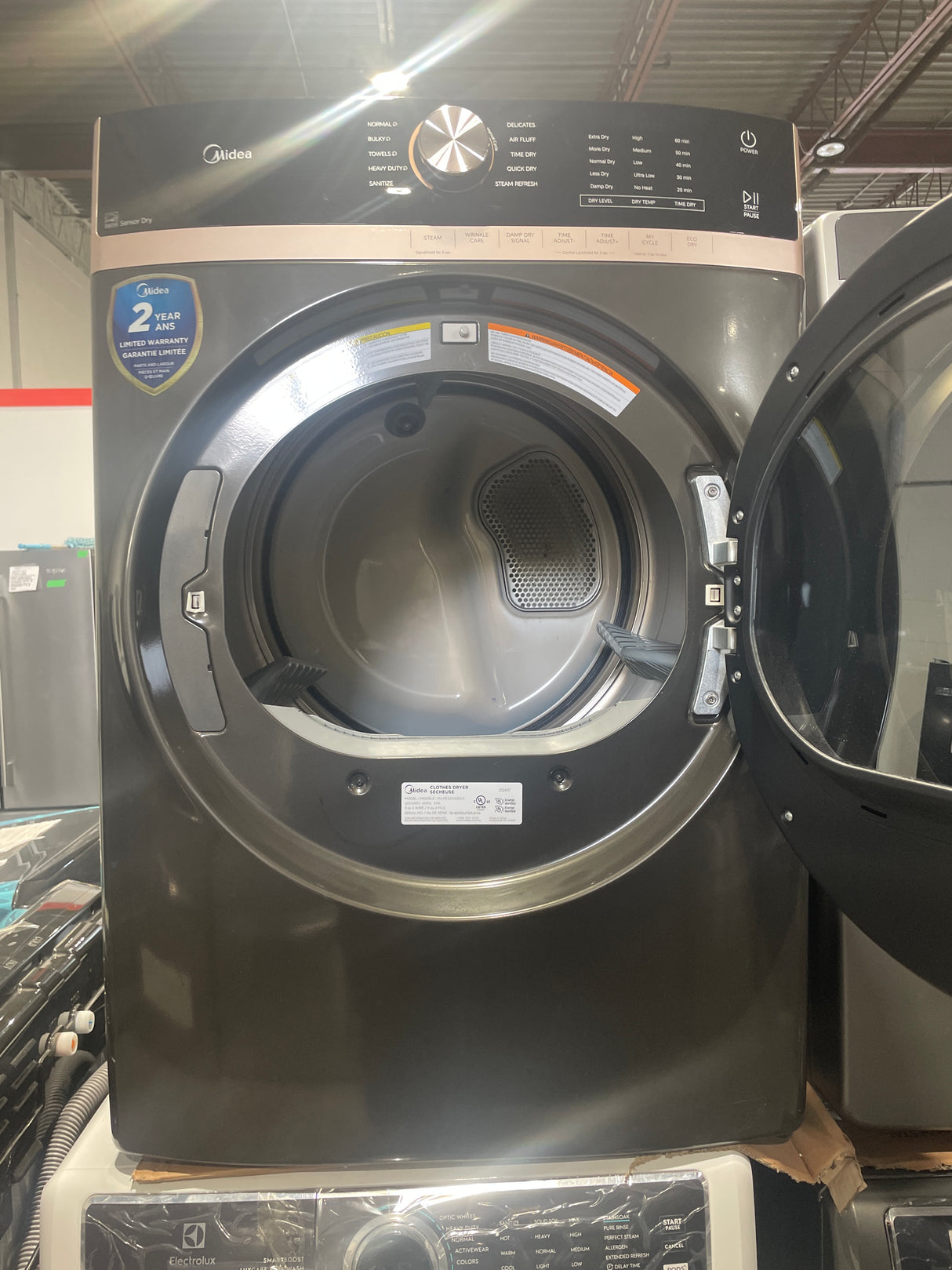 MLHE52S6BGG - Midea - Front Load - Dryers - Black - Open box