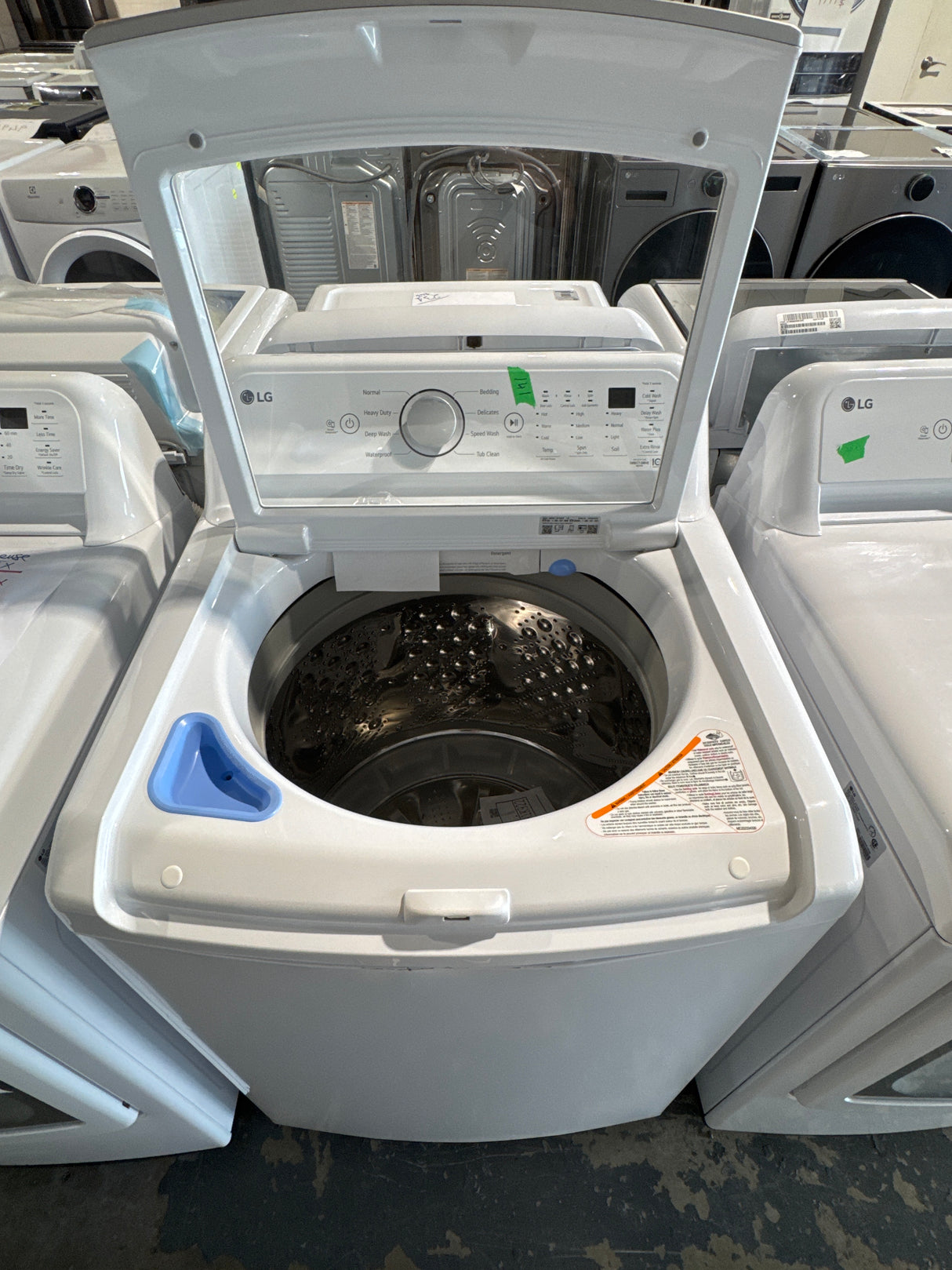 WT7150CW, DLE7150W - Washer/Dryer Sets - Top load - LG- Open box
