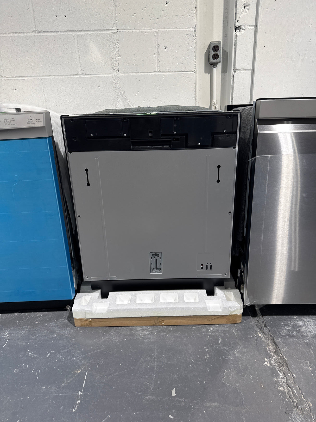 DW24U6I1 - Top Controls Dishwashers - Fisher & Paykel -  Integrated Dishwasher - New