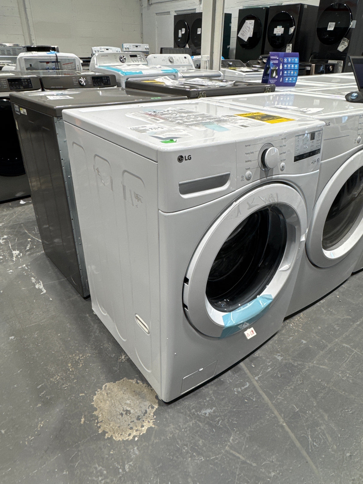 WM3400CW - WASHERS - Front Load - LG - Open Box