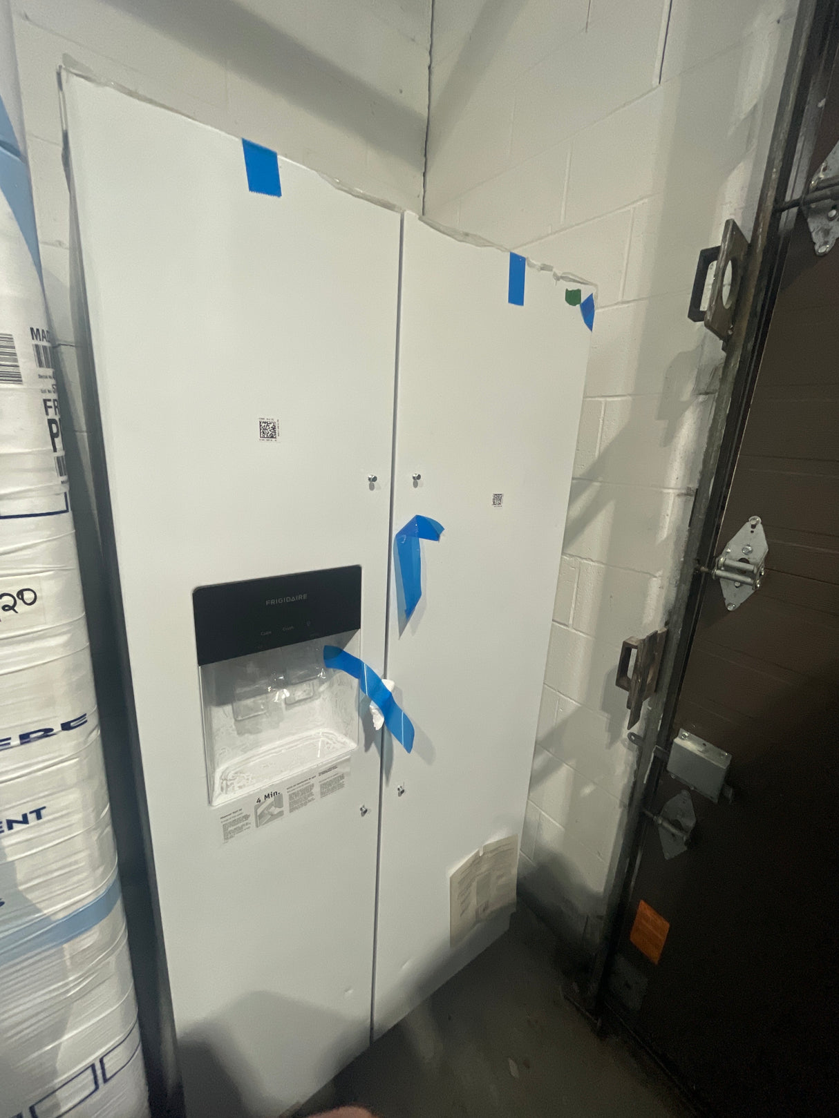 FRSS2323AW - Réfrigérateur Côte-à-côte - Frigidaire - Blanc - Boîte ouverte