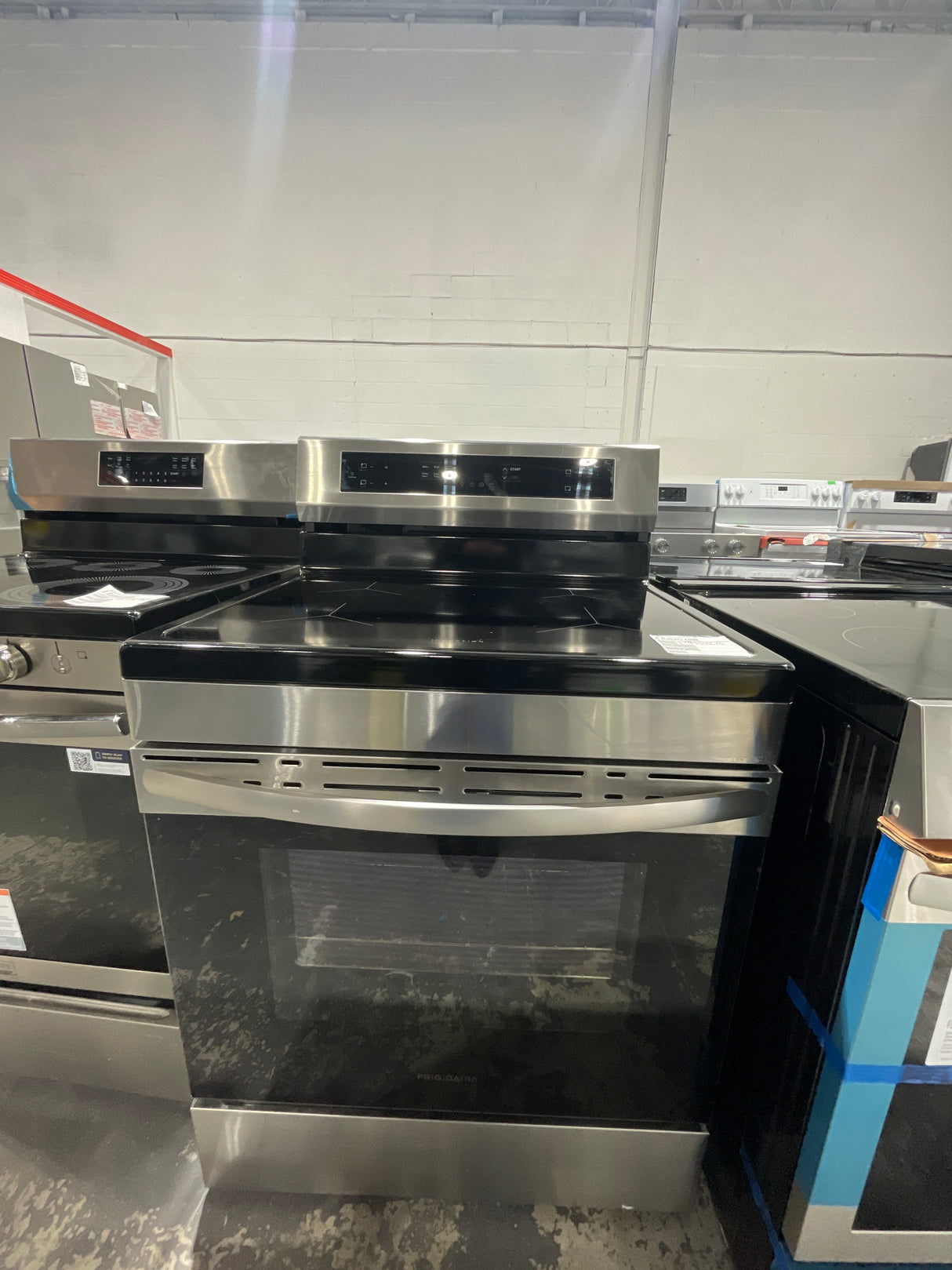 FCRI306CAS - RANGES - Frigidaire - Induction - Stainless Steel - Open Box